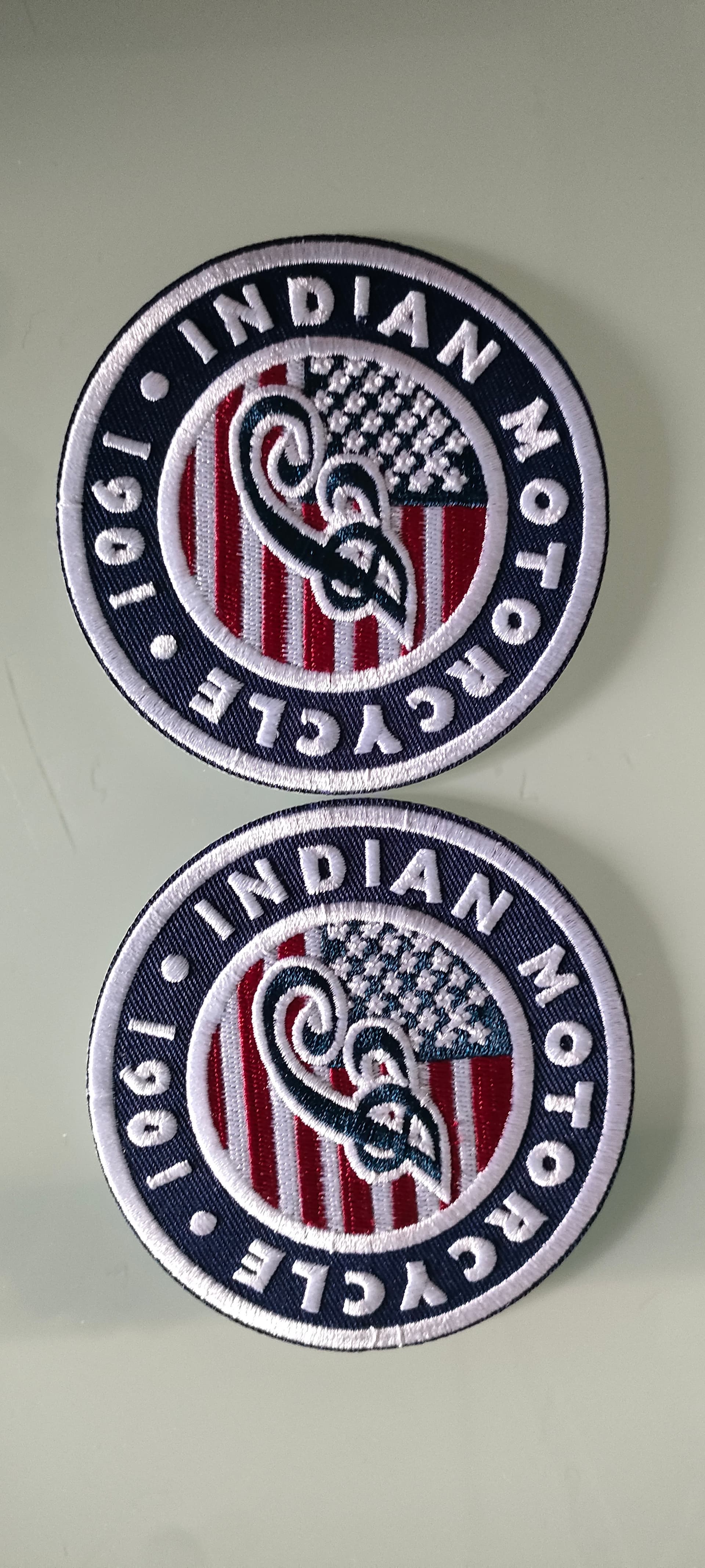 2 patchs neufs indian