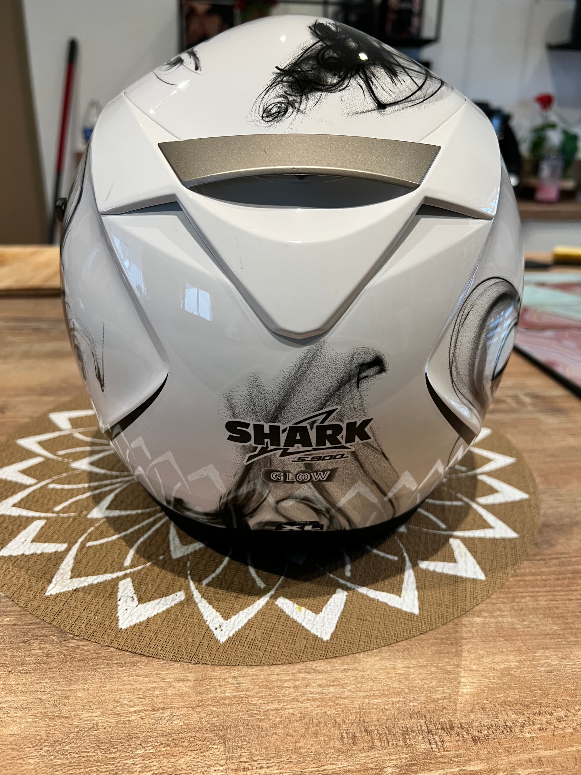 Casque shark — photo 3/5