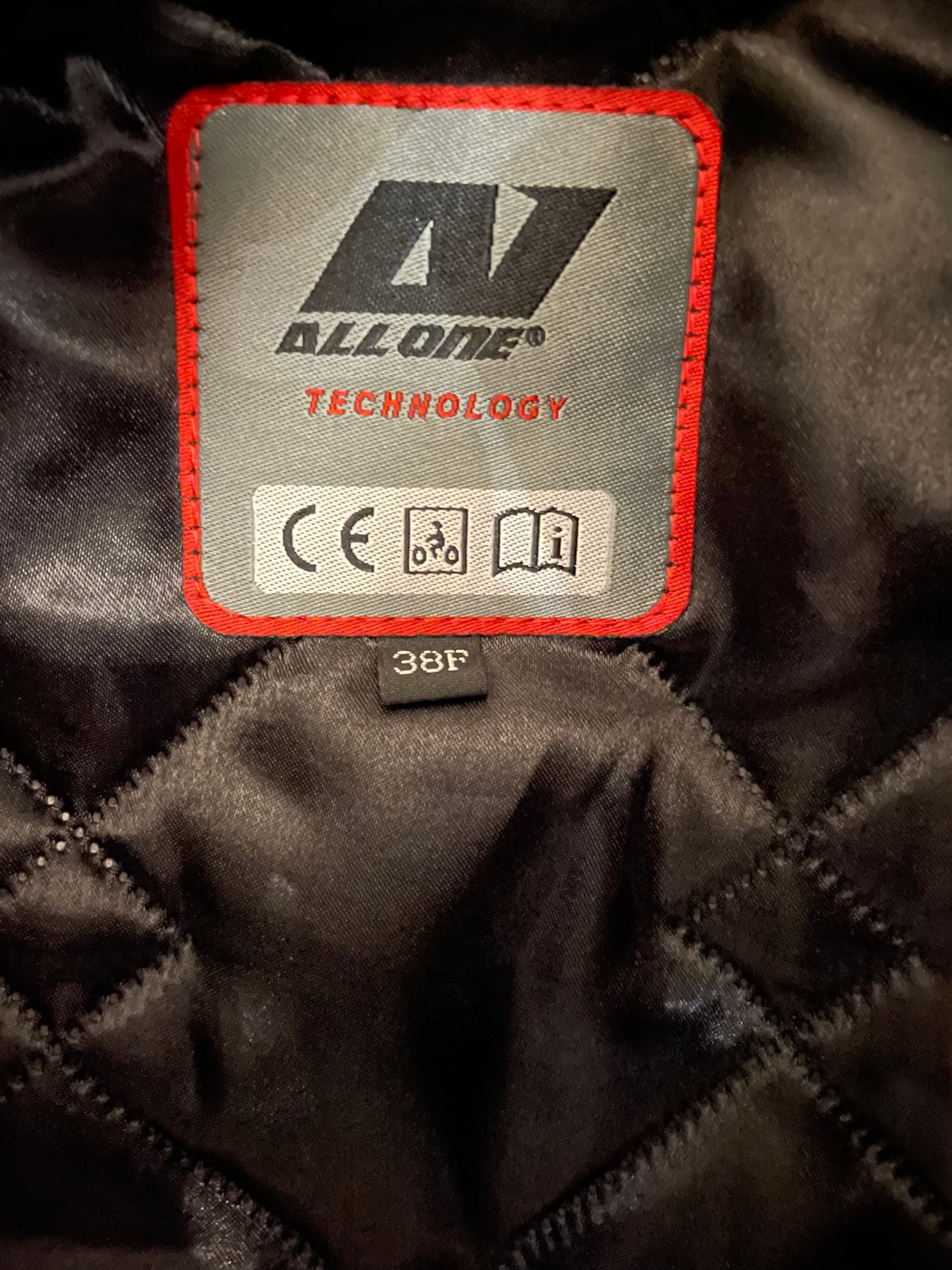 blouson femme marque All One — photo 3/3
