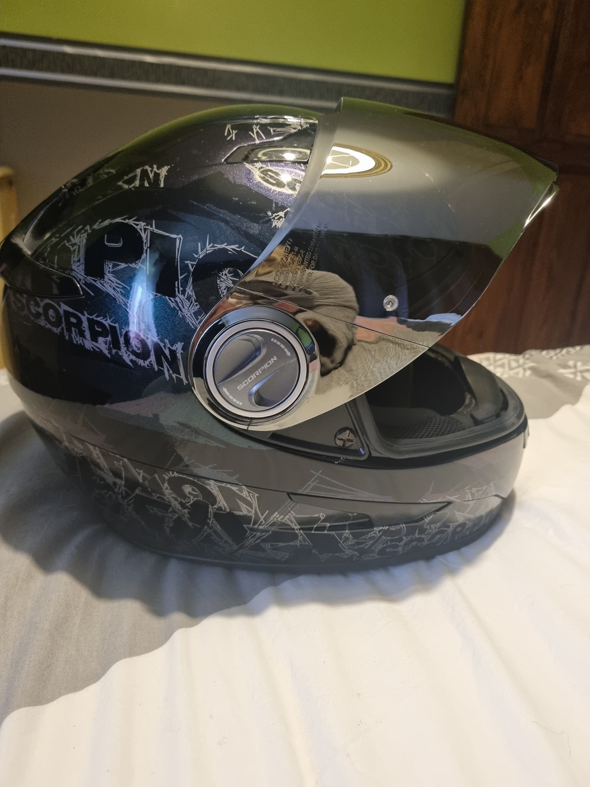 Casque scorpion — photo 2/5