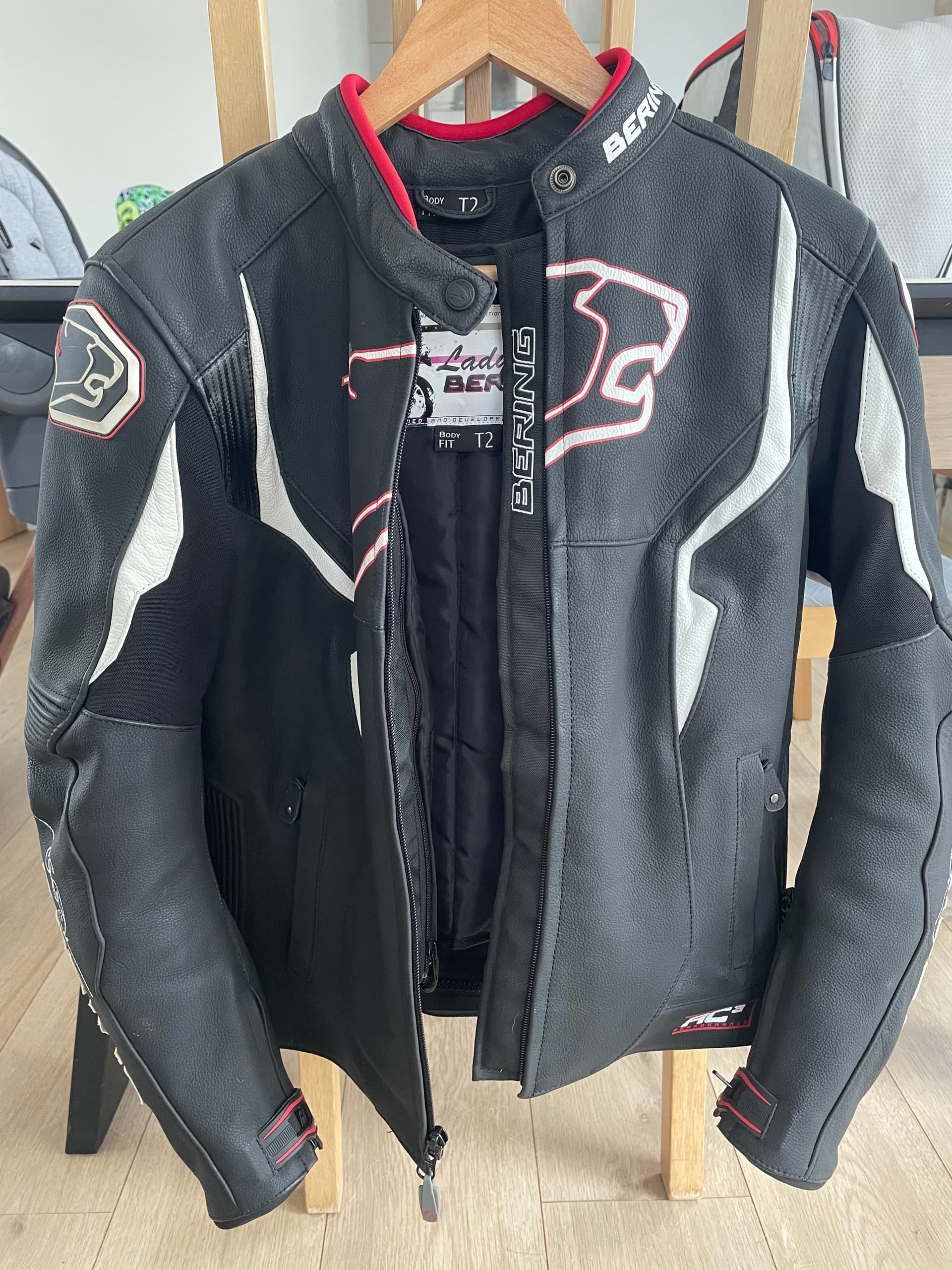 Blouson cuir femme — photo 2/4