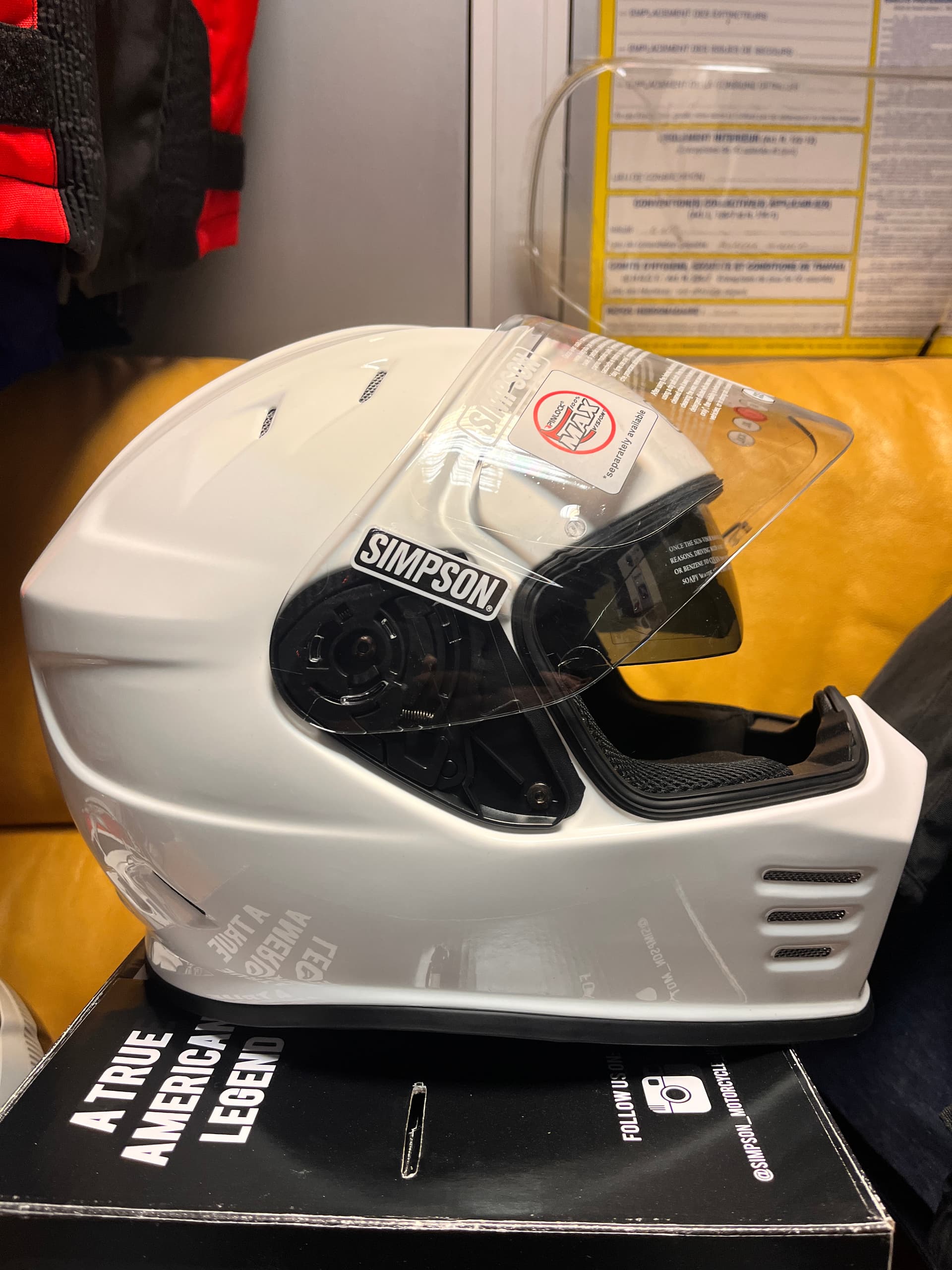 Casque moto simpson