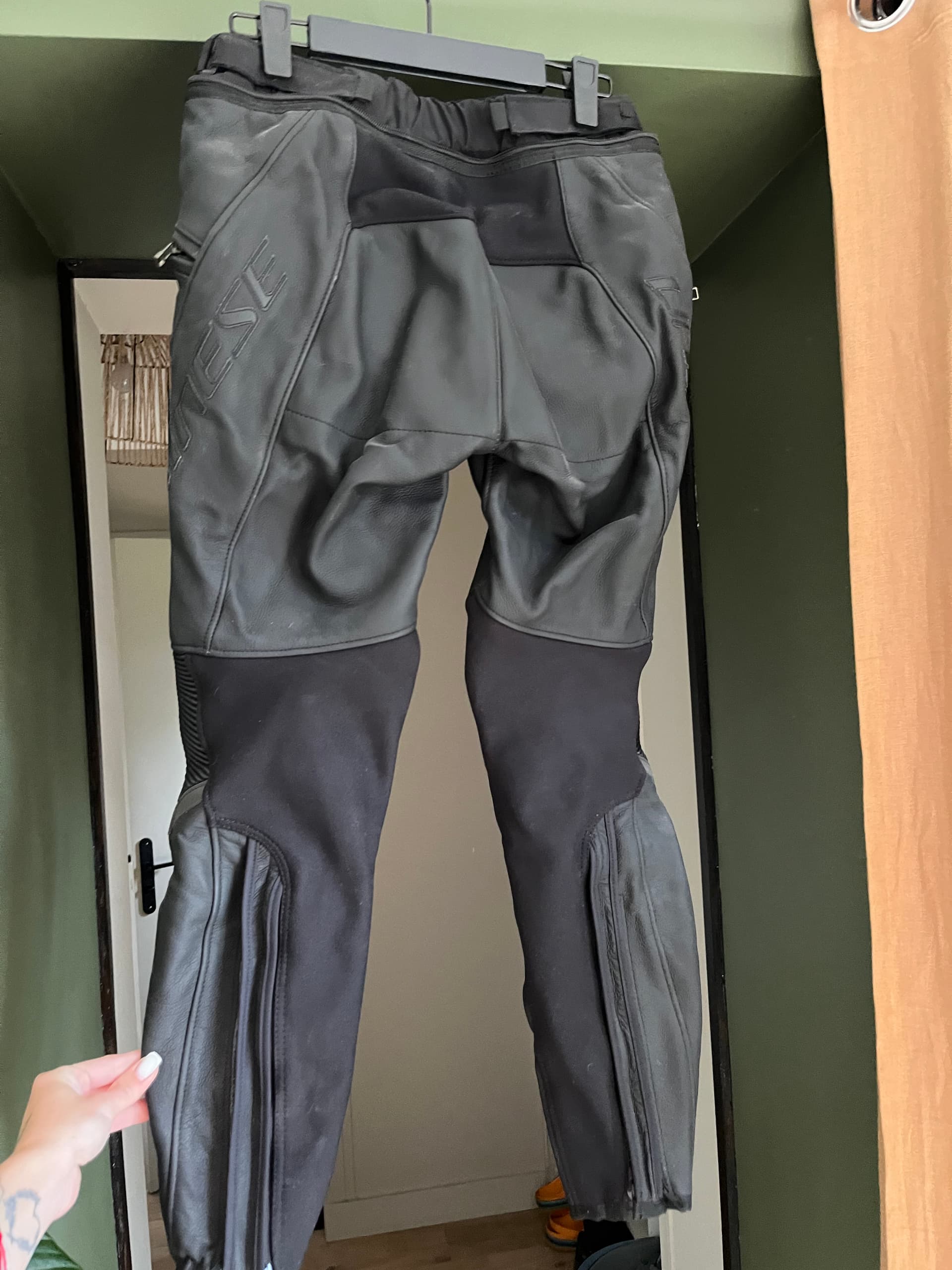 Pantalon cuir dainese