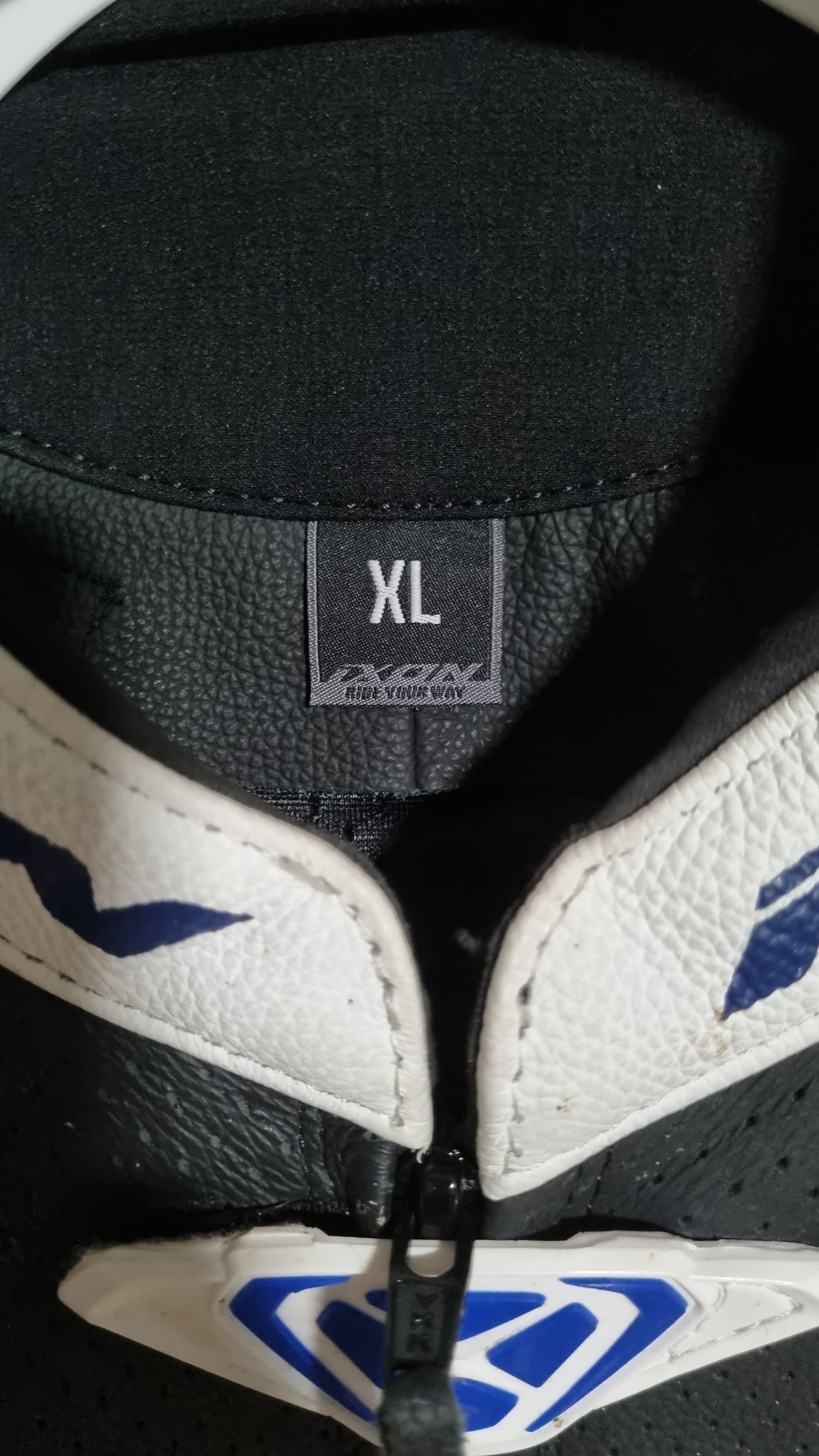 Combinaison cuir ixon xl — photo 3/3