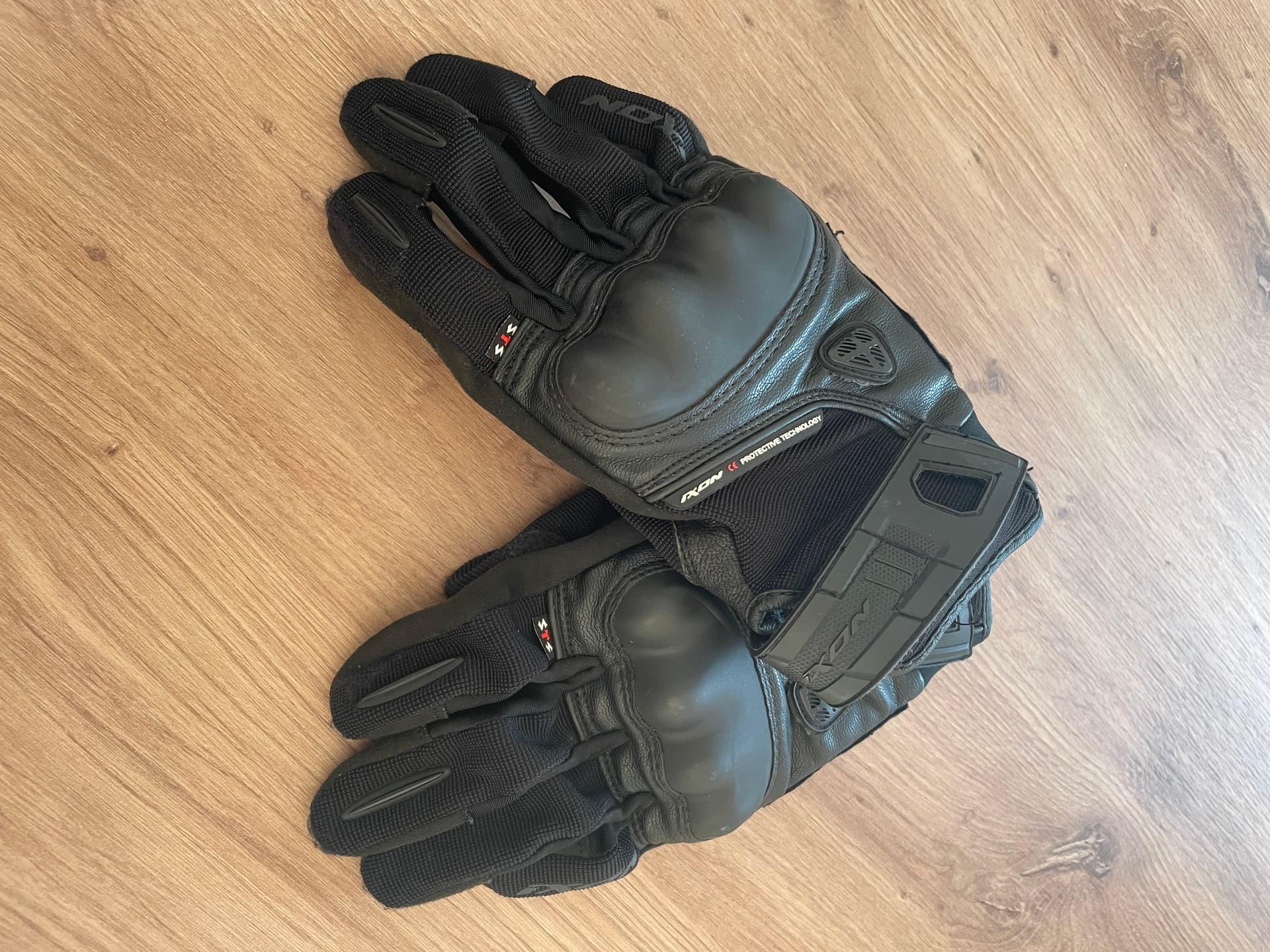 Gants bi matière IXON