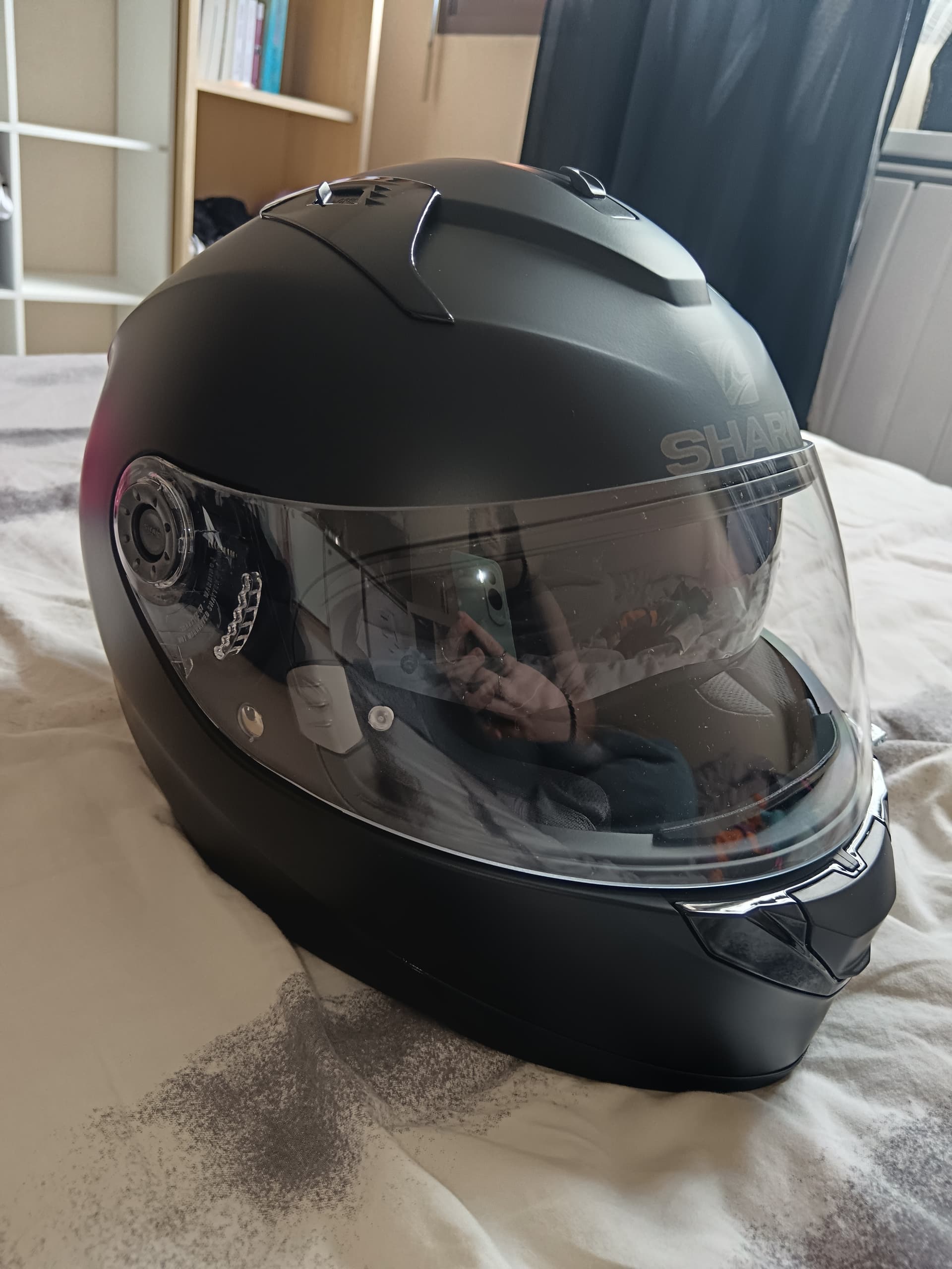 Casque moto shark avec visière solaire