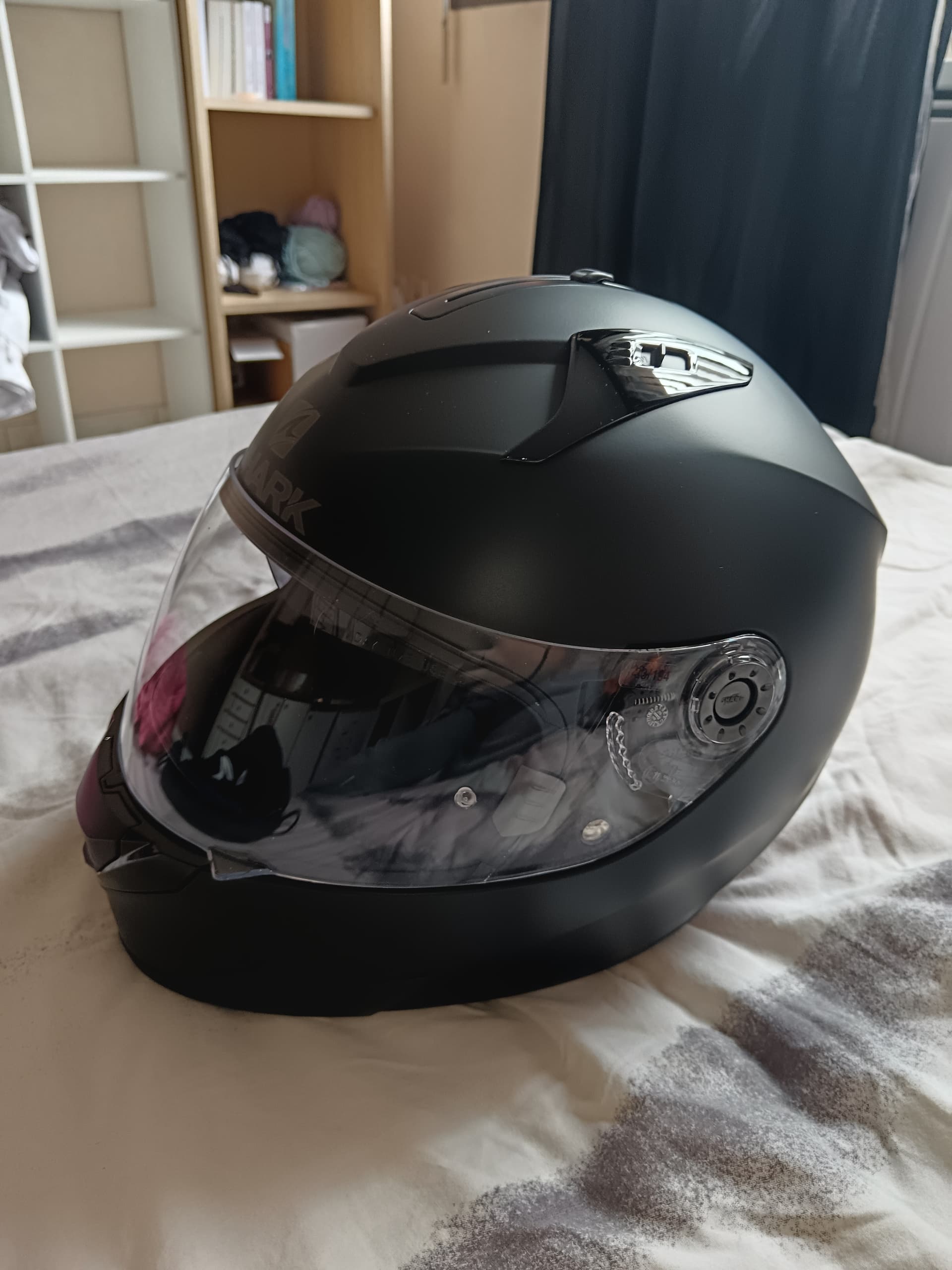 Casque moto shark avec visière solaire — photo 5/5