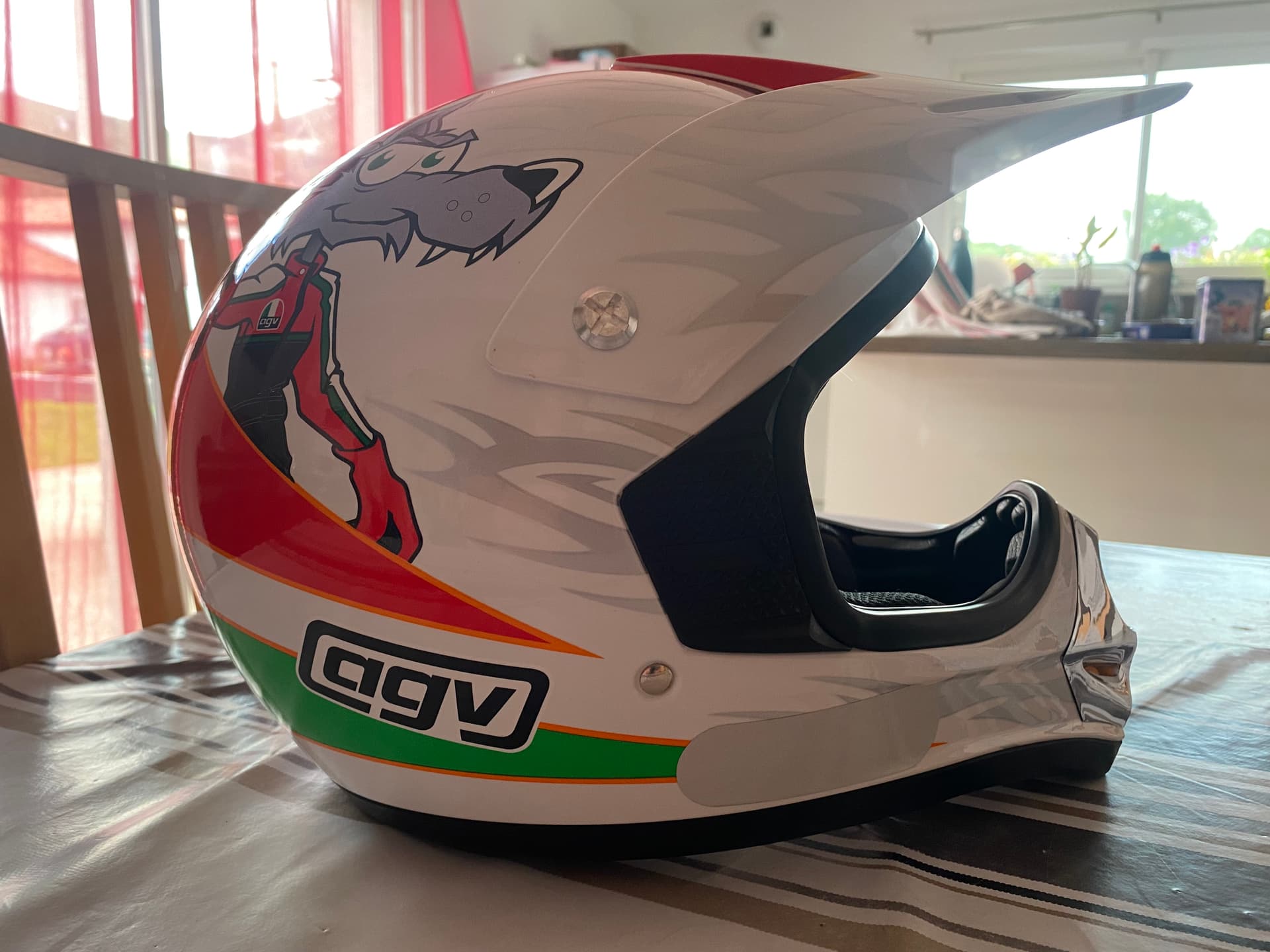 Casque AGV enfant taille 52 — photo 2/4