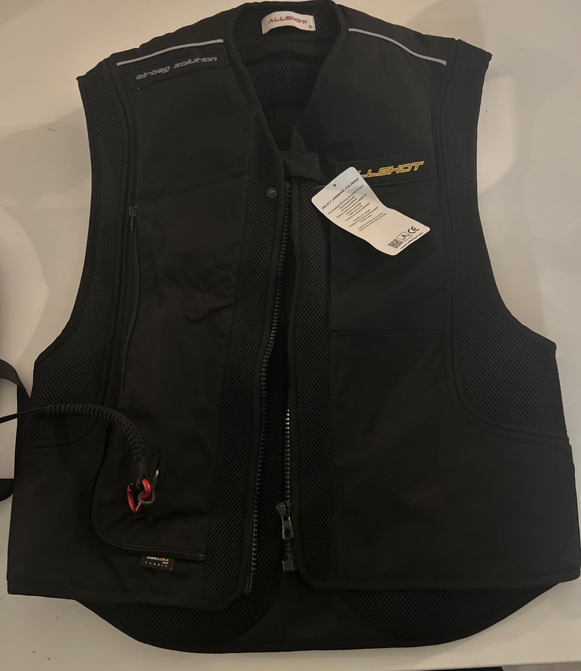 Gilets airbag neufs taille S et XL marque Allshot noir — photo 2/5