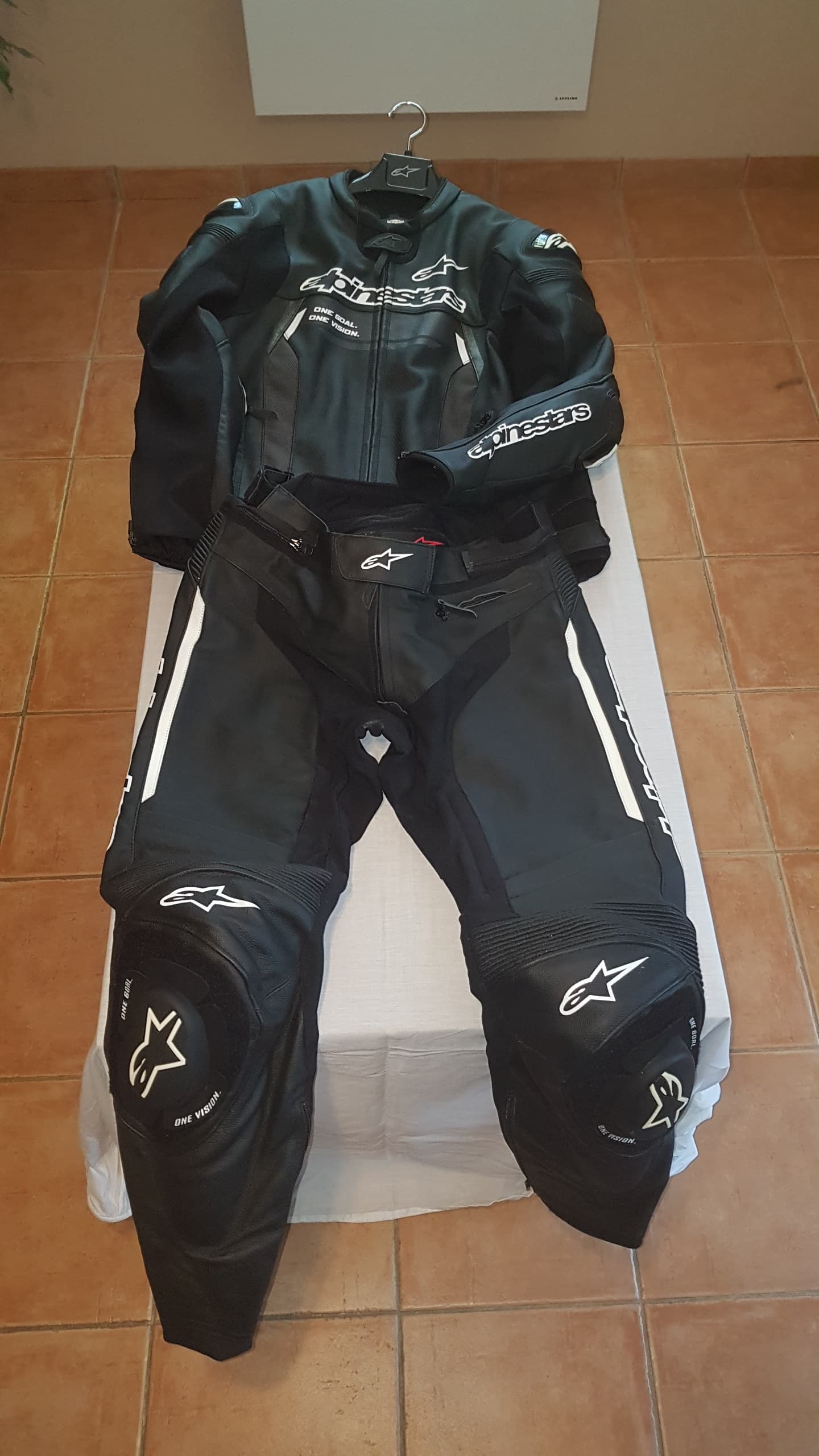 Équipement moto de marque complet à prix cassé — photo 1/1