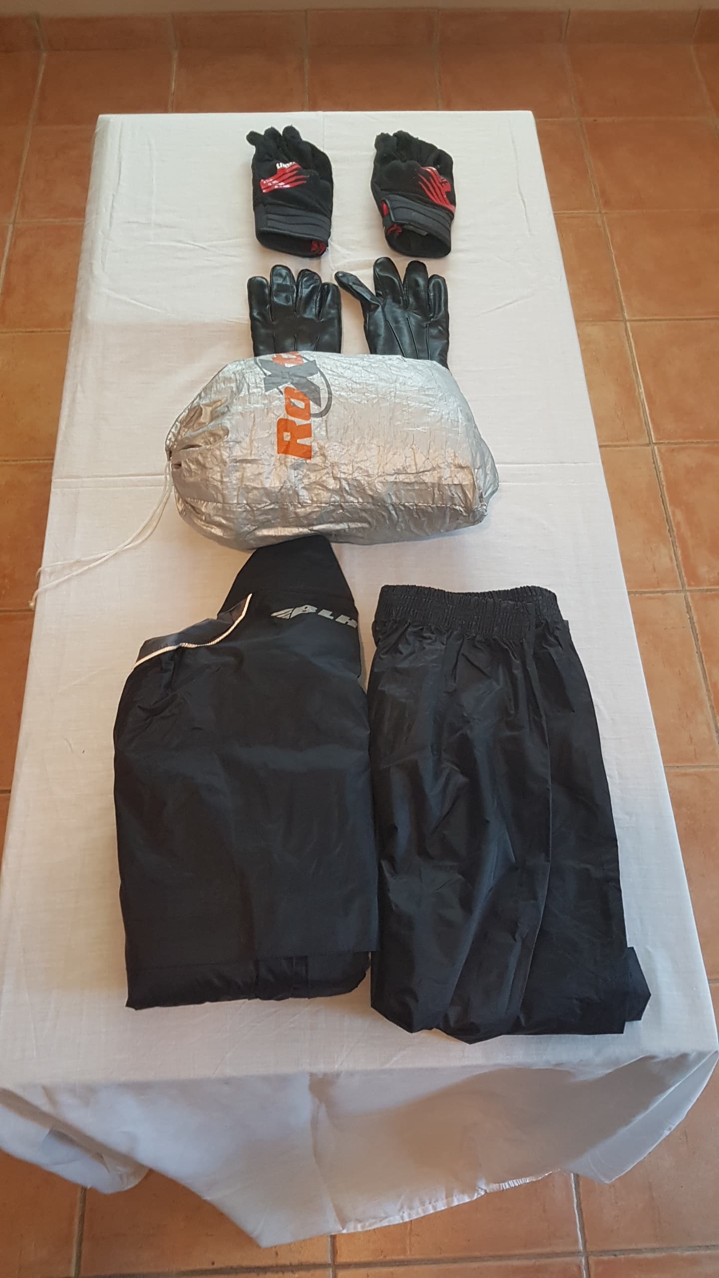 Équipement moto de marque complet à prix cassé — photo 2/2