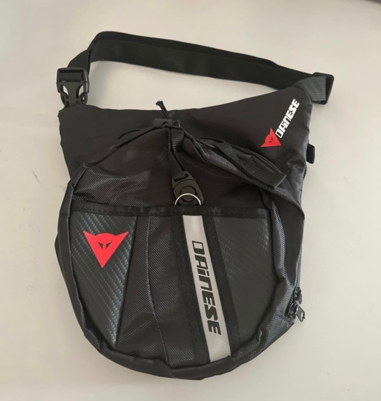 Sacoche de jambe moto Dainese — photo 1/1