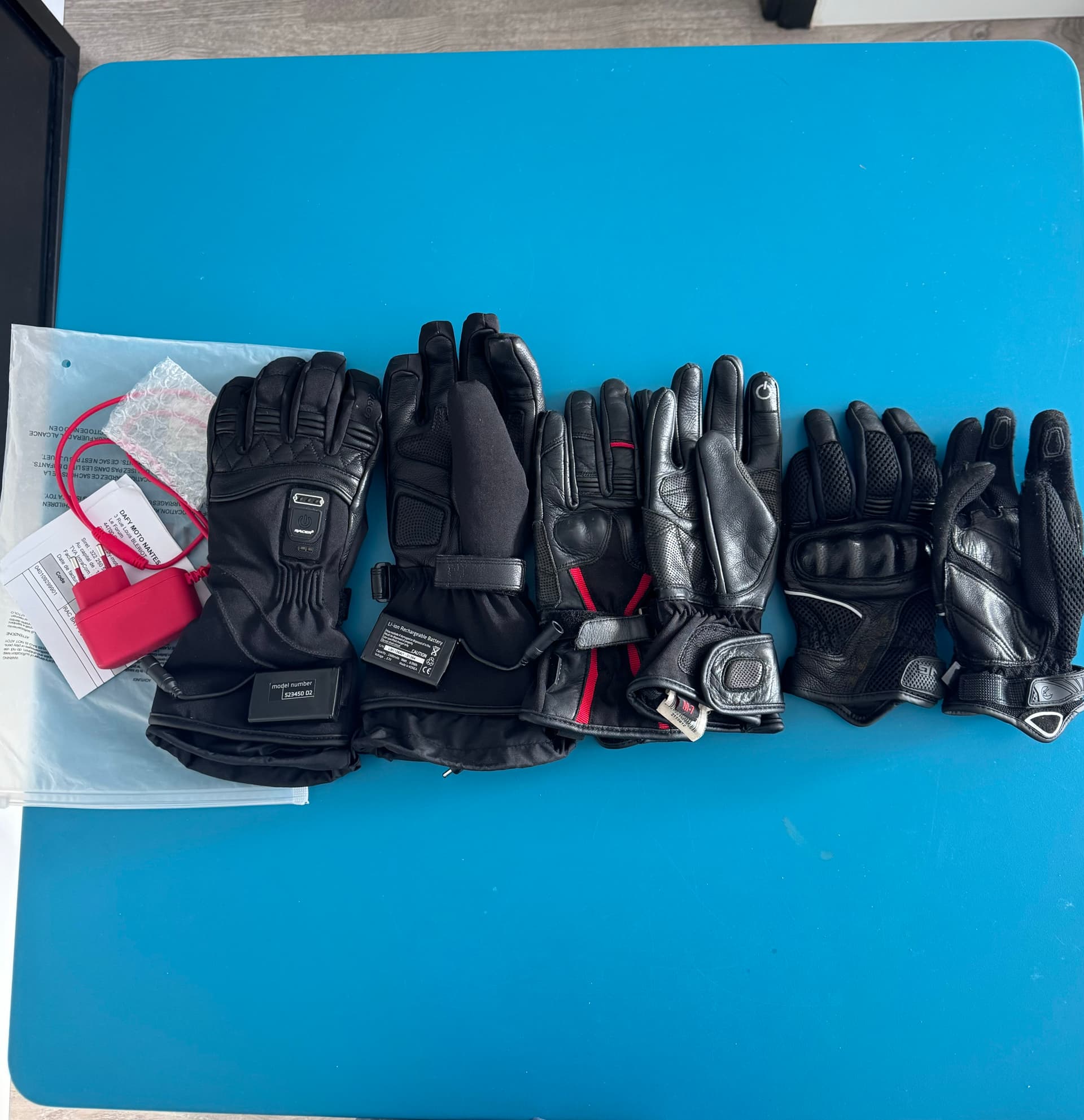 Gants moto neufs Chauffants mi-saisons et été Tailles M