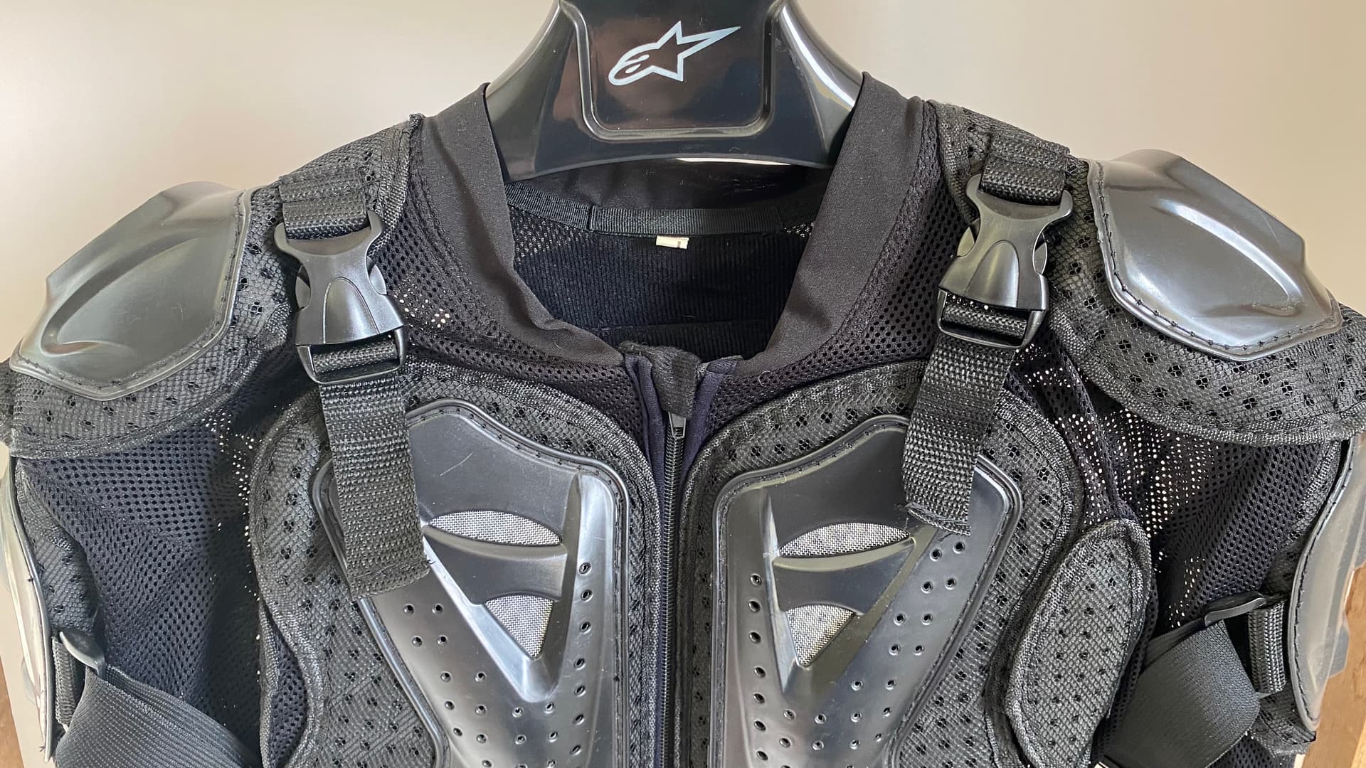 Gilet coqué dorsal pour motocross — photo 4/5