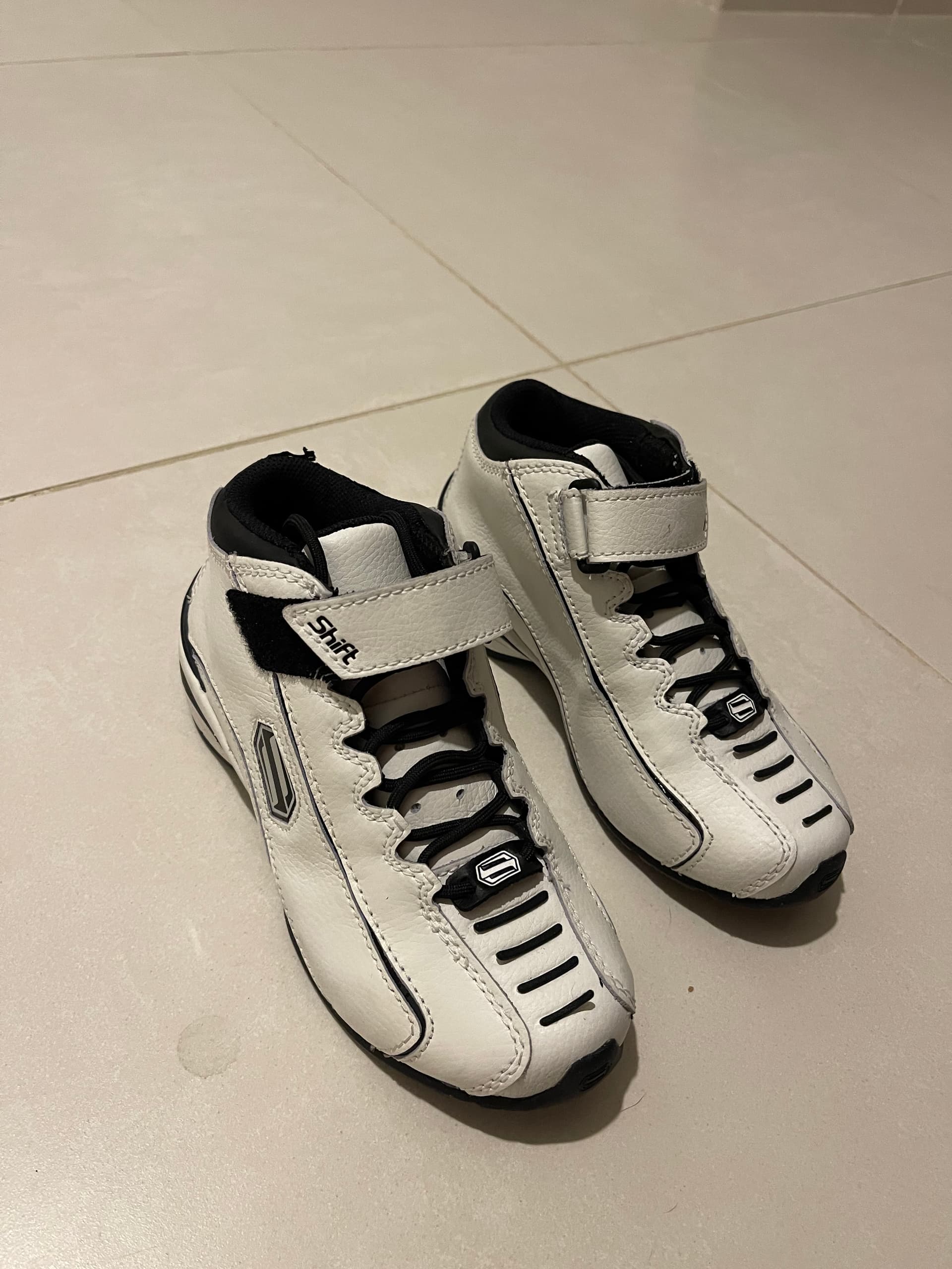 Chaussures neuves Shift curve en taille 35