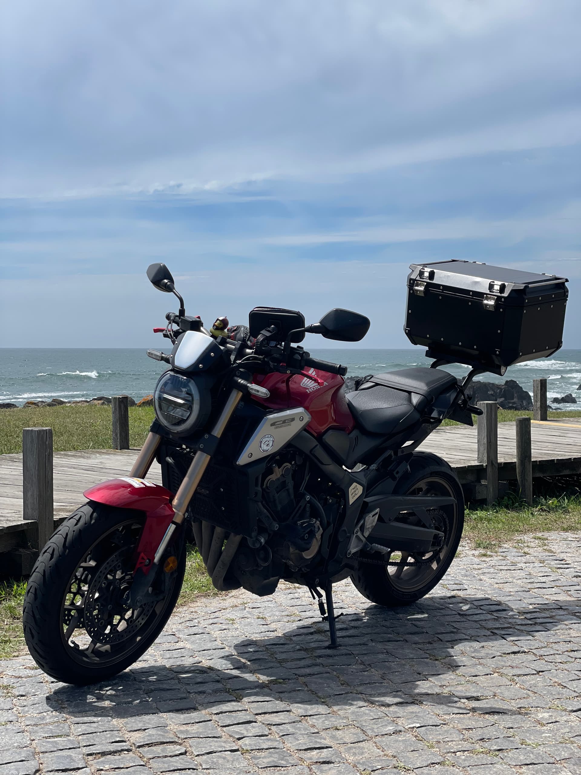 Top case givi trekker black, platine, support cb650R, revêtement intérieur et sac étanche — photo 3/4