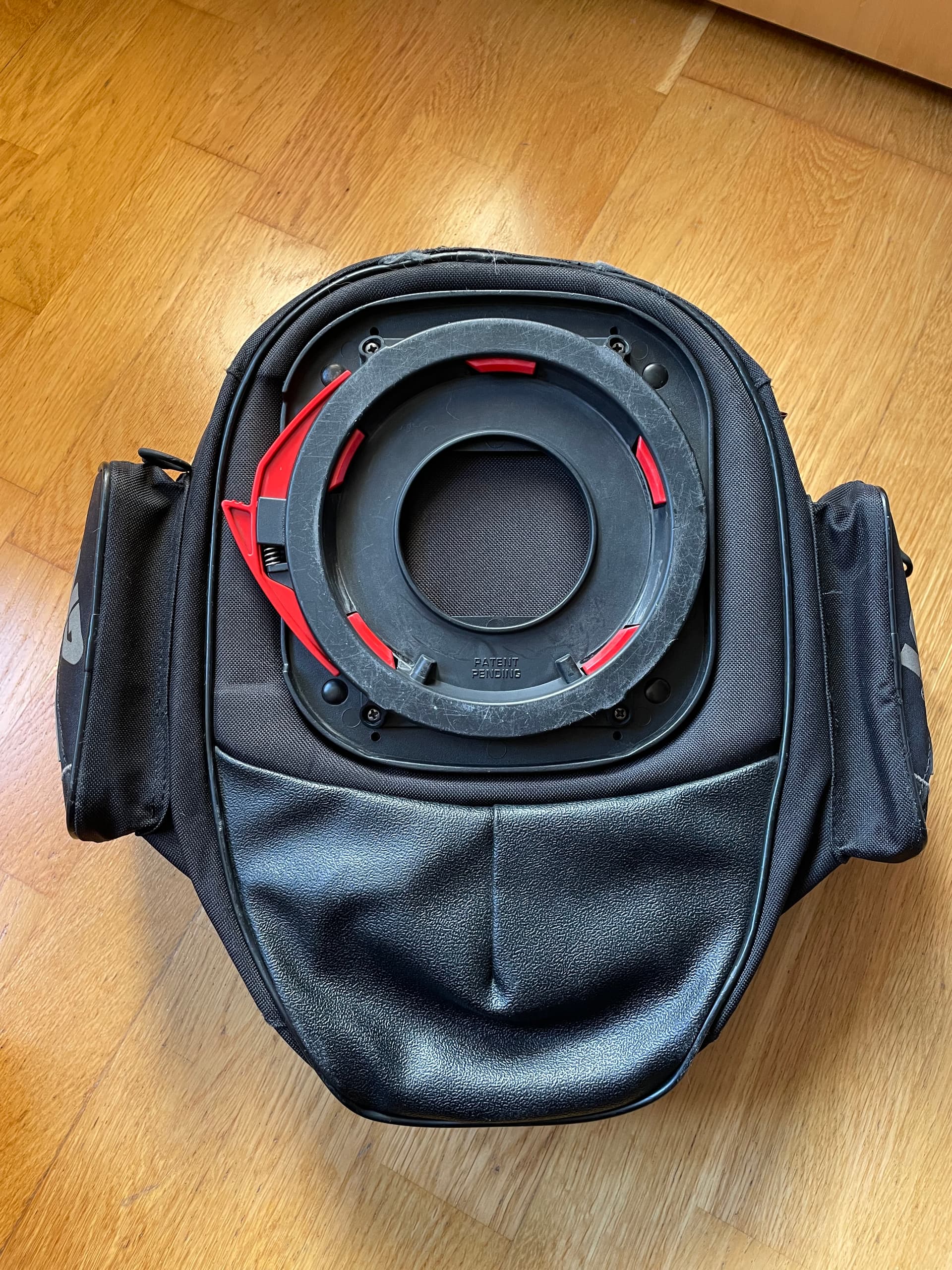 Sacoche de réservoir Givi tancklock avec support cb650R — photo 2/5