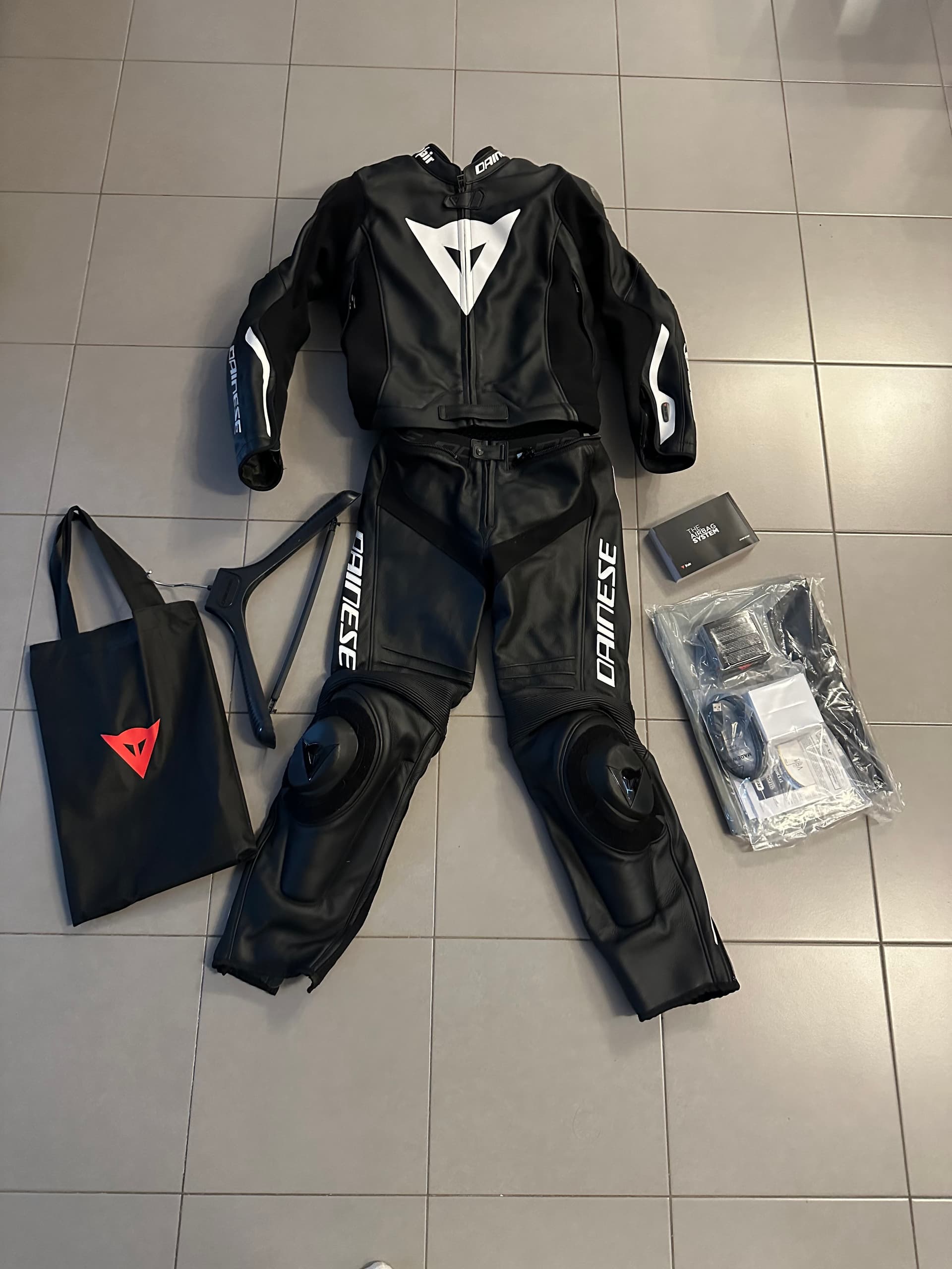 Combinaison Dainese full cuire D-Air 2 pièces taille 50 (S,M) — photo 2/5