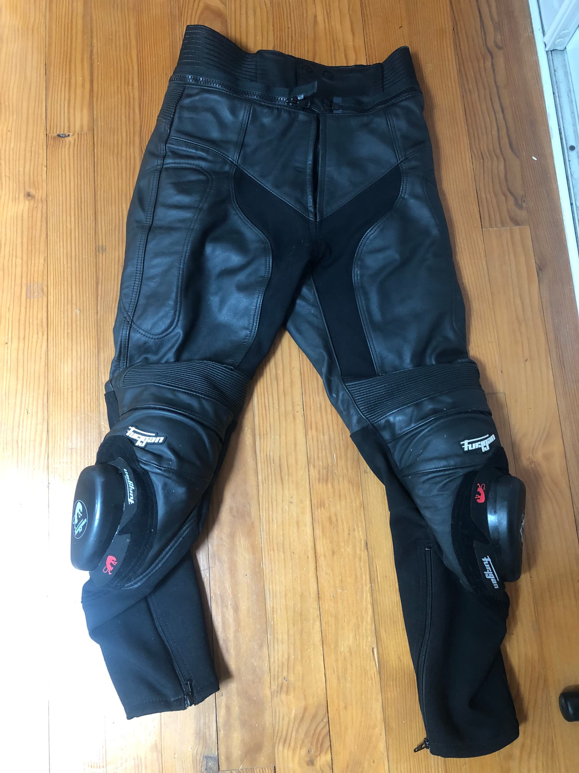 Pantalon en cuir femme