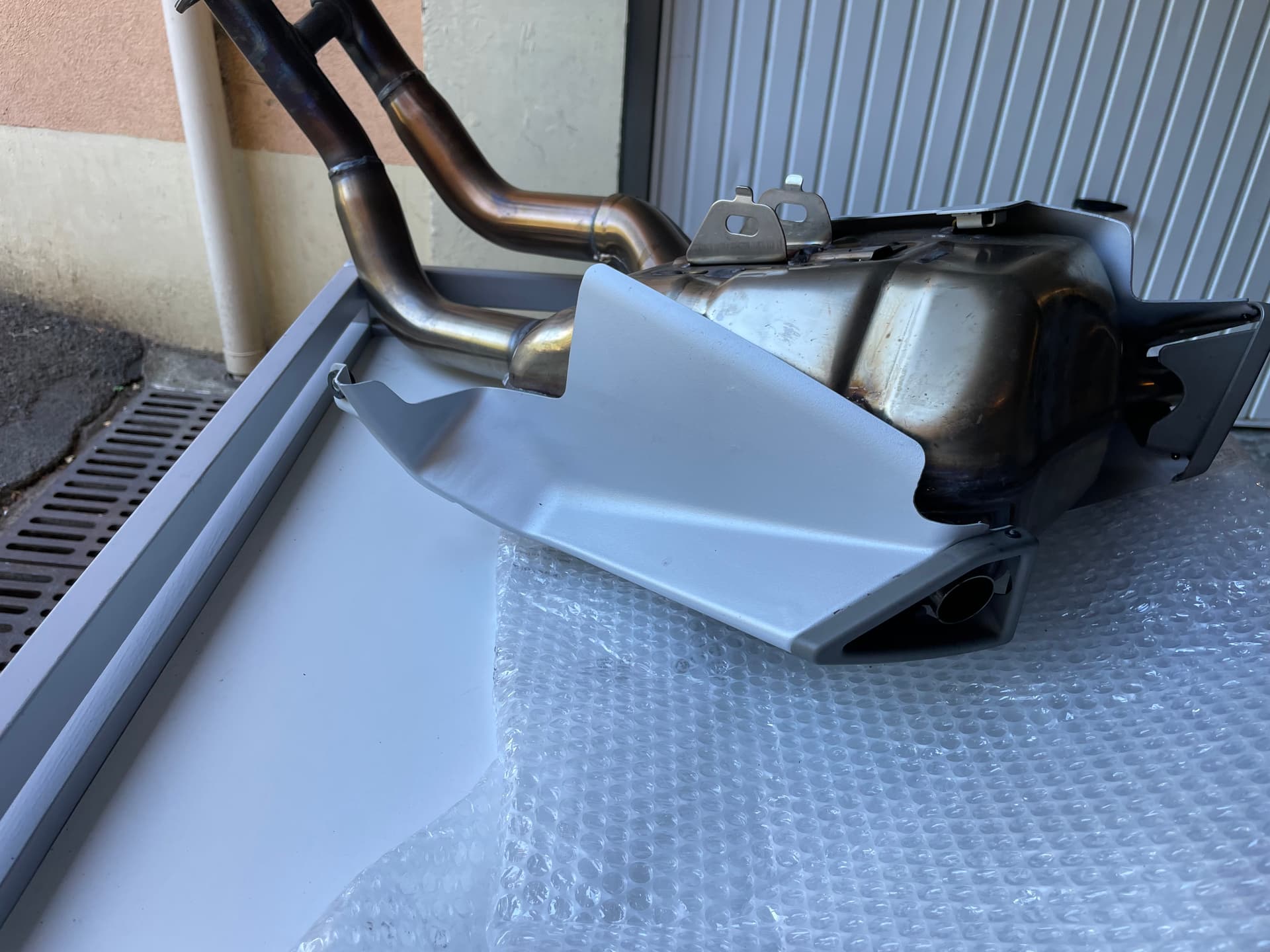 Ligne d’échappement origine aprilia RS660