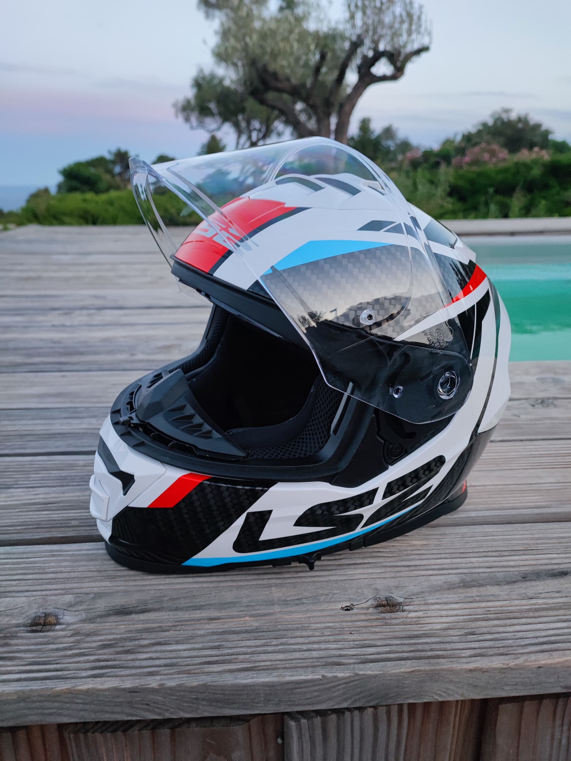 Casque LZ2 — photo 2/5