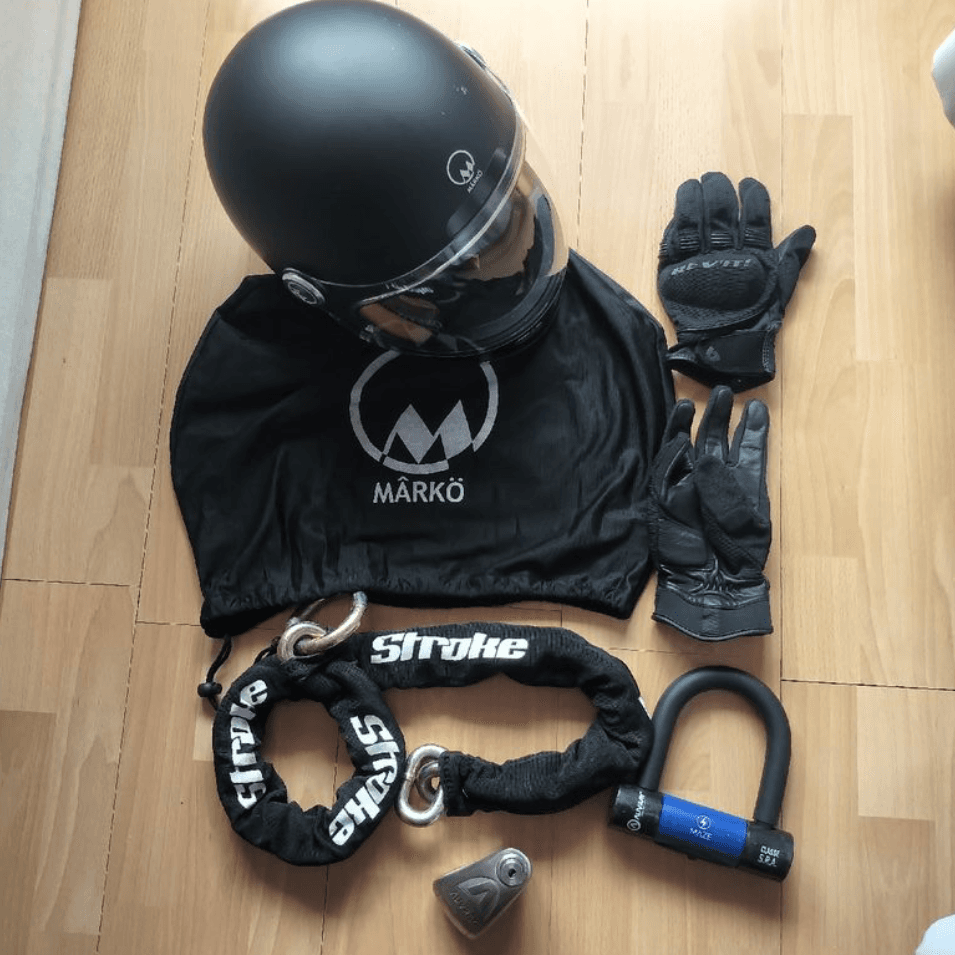 Lot Accessoires Moto ( Casque, Gant, Chaine ... )
