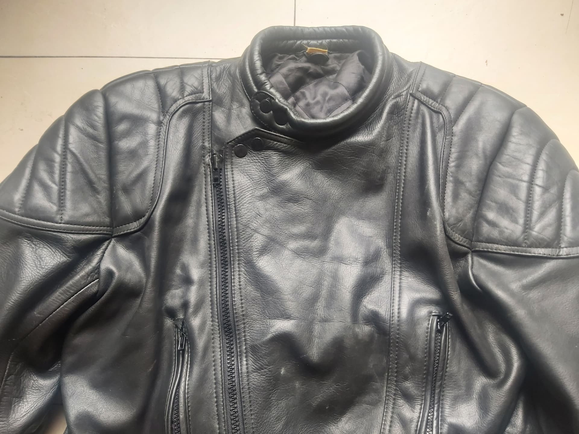 Veste moto cuir en L — photo 2/5