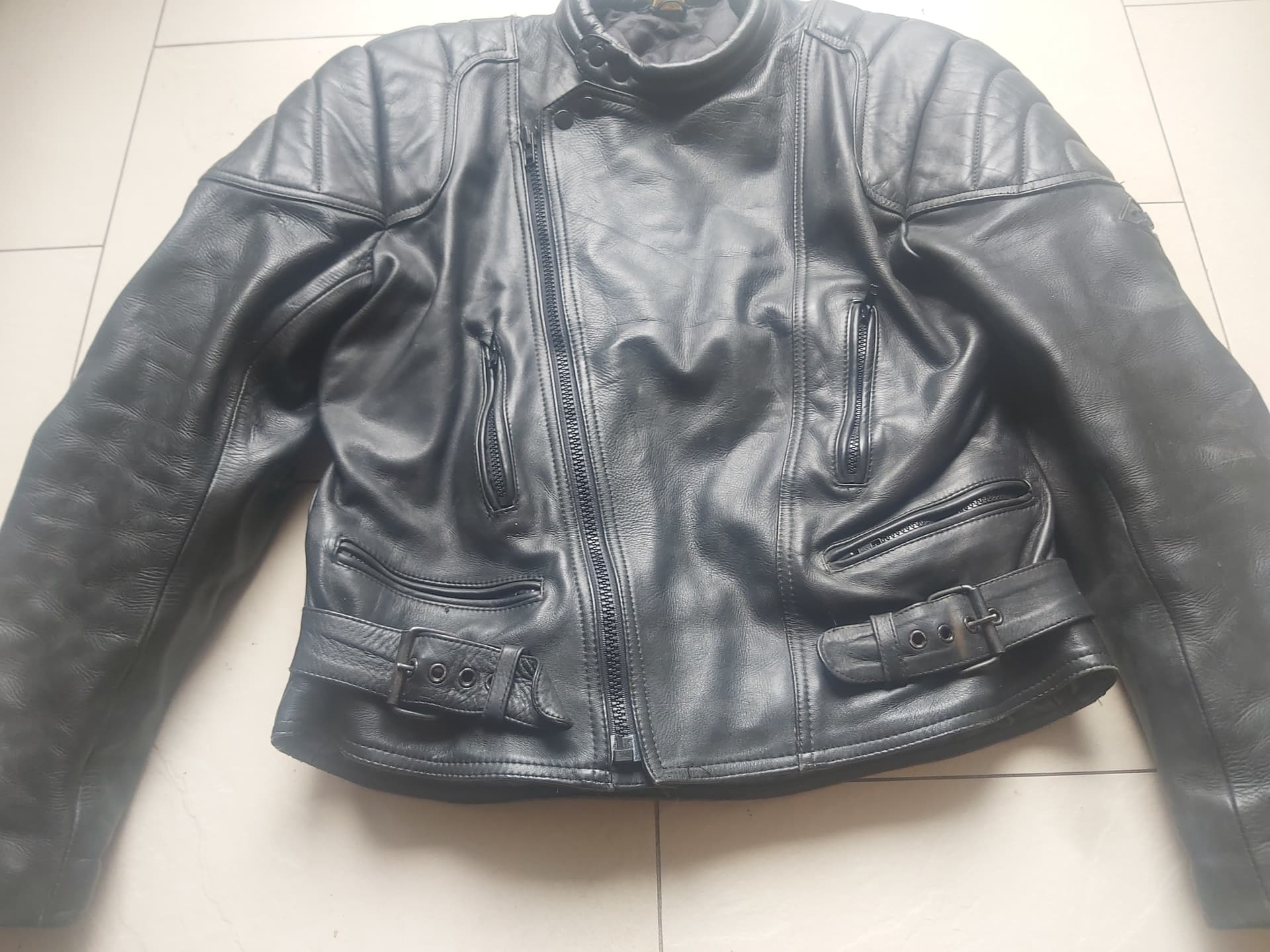 Veste moto cuir en L — photo 3/5