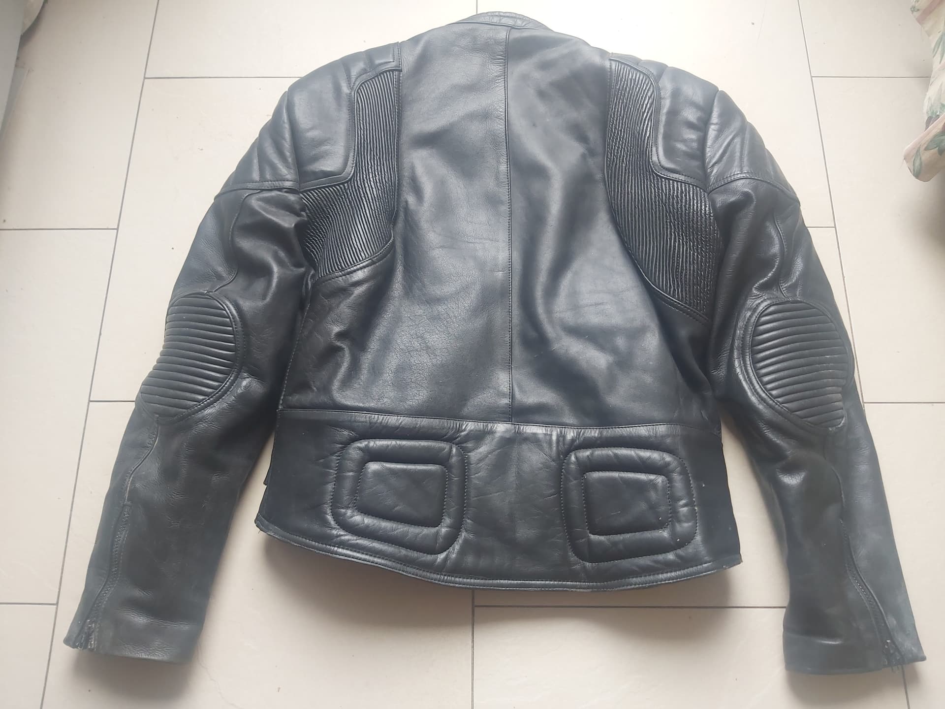 Veste moto cuir en L — photo 4/5