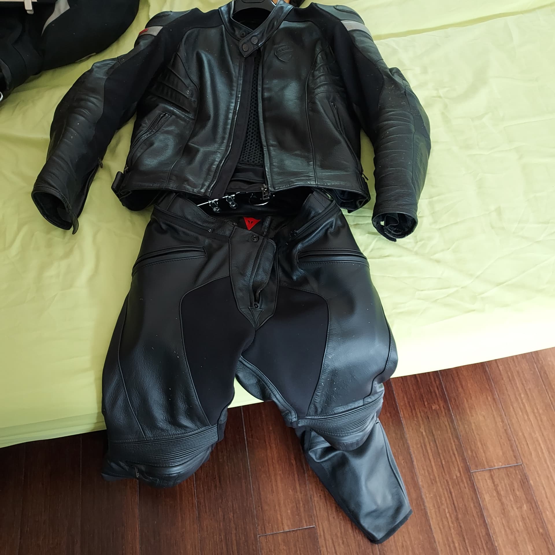 Ensemble Ducati/Dainese cuir