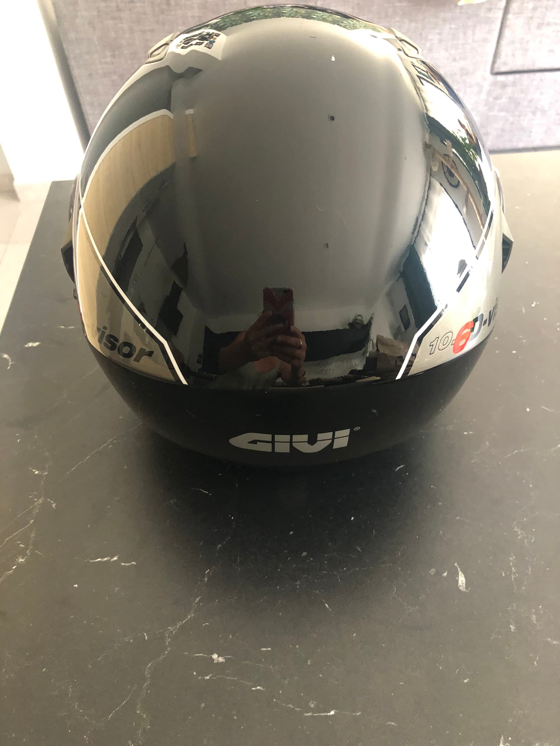 Casque visière GIVI — photo 2/5