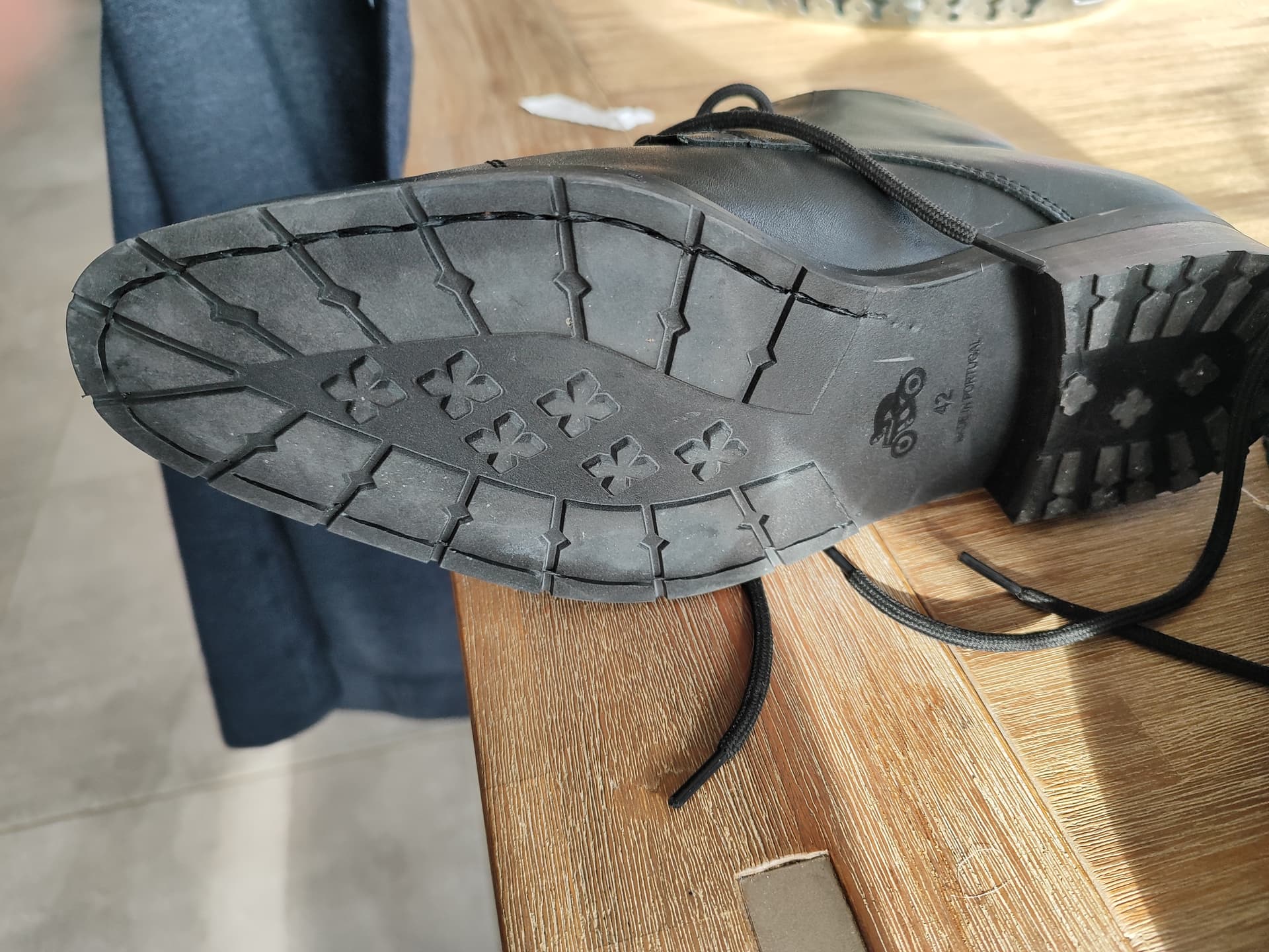 Chaussure HELSIONS taille 42 — photo 2/3