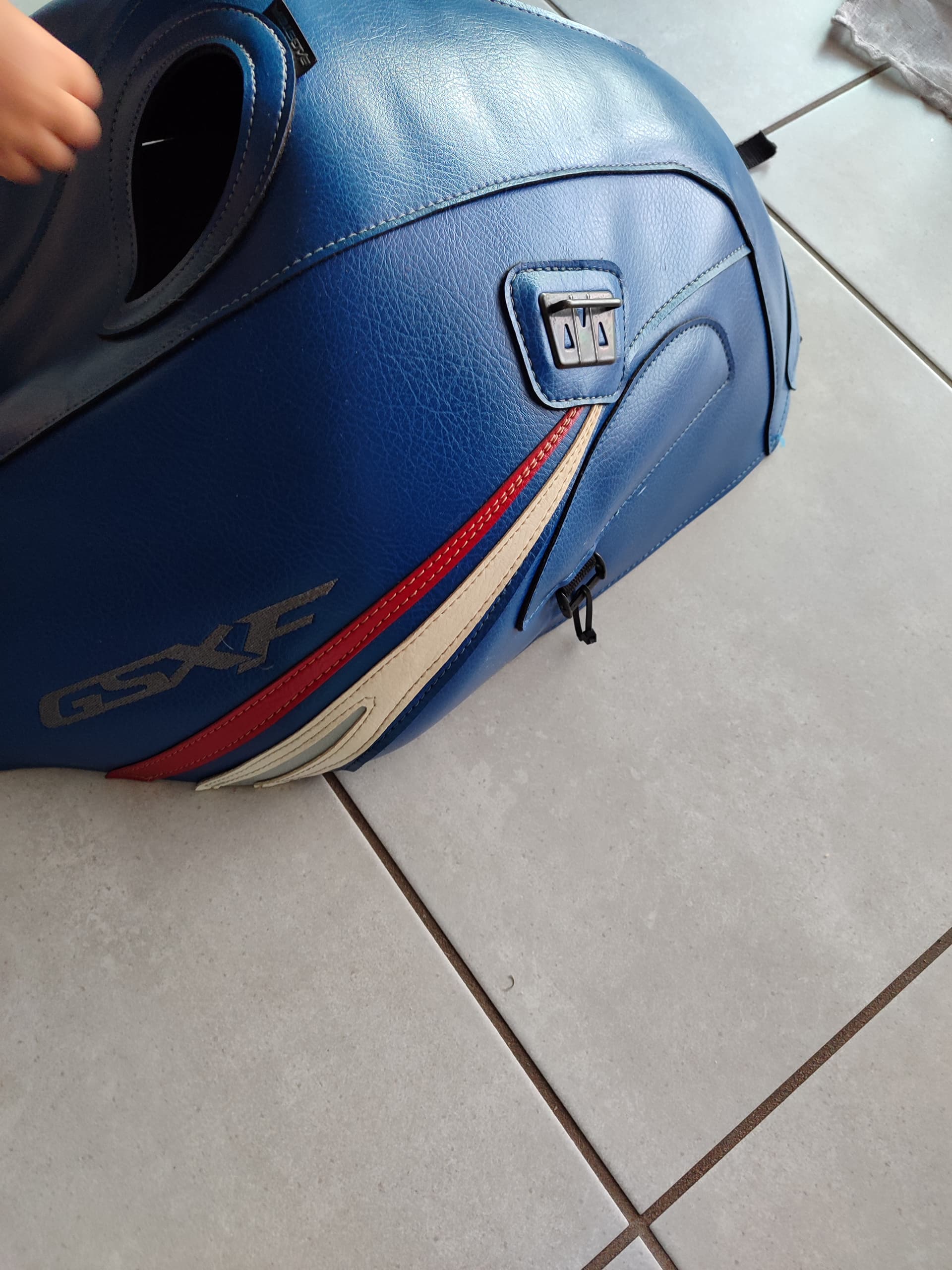 Protège réservoir Bagster pour 650 GSXF — photo 4/4