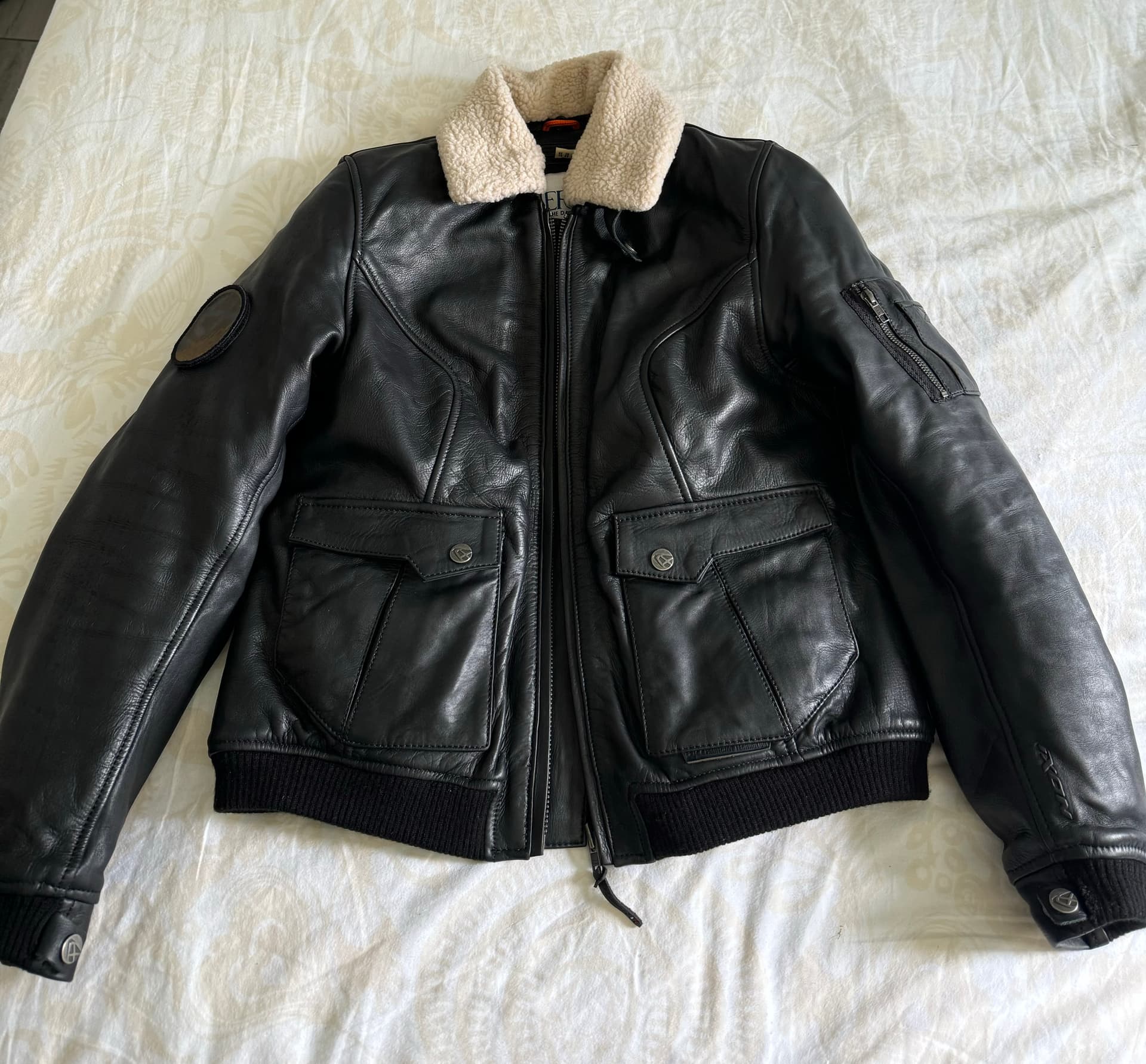 Cuir moto ixon