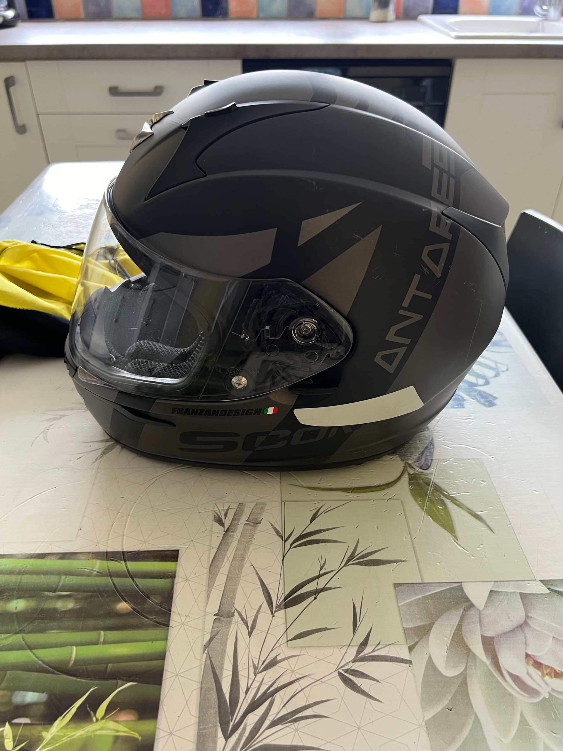 Casque de moto scorpion — photo 2/5