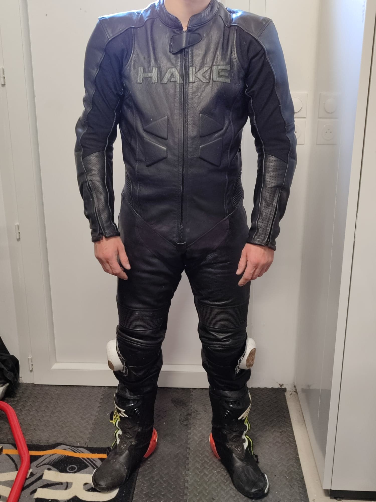 Vend combinaison intégrale moto HAKE