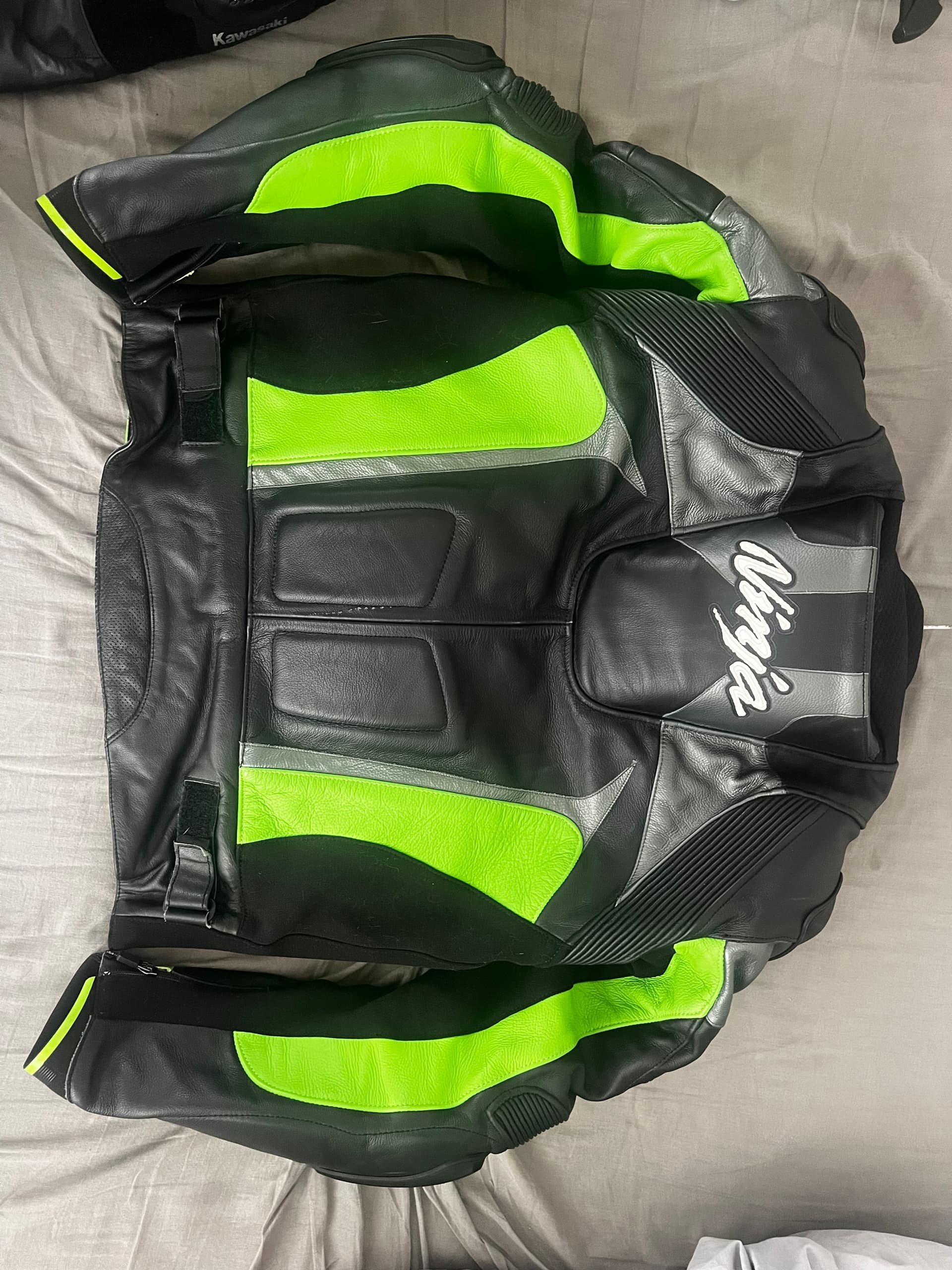 Veste + Pantalon + gants cuir Kawasaki KRT — photo 2/4