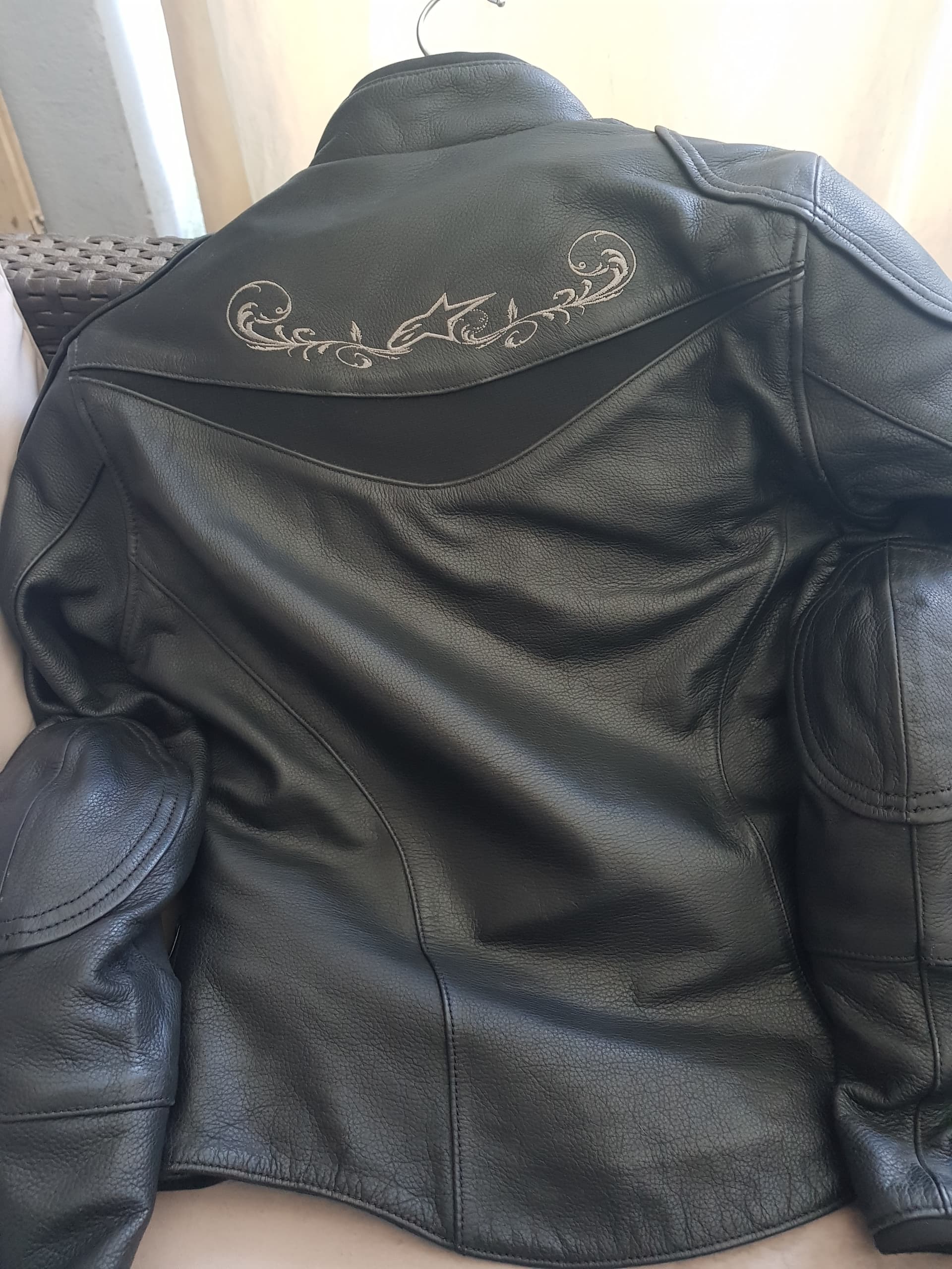 Veste femme de moto — photo 2/4
