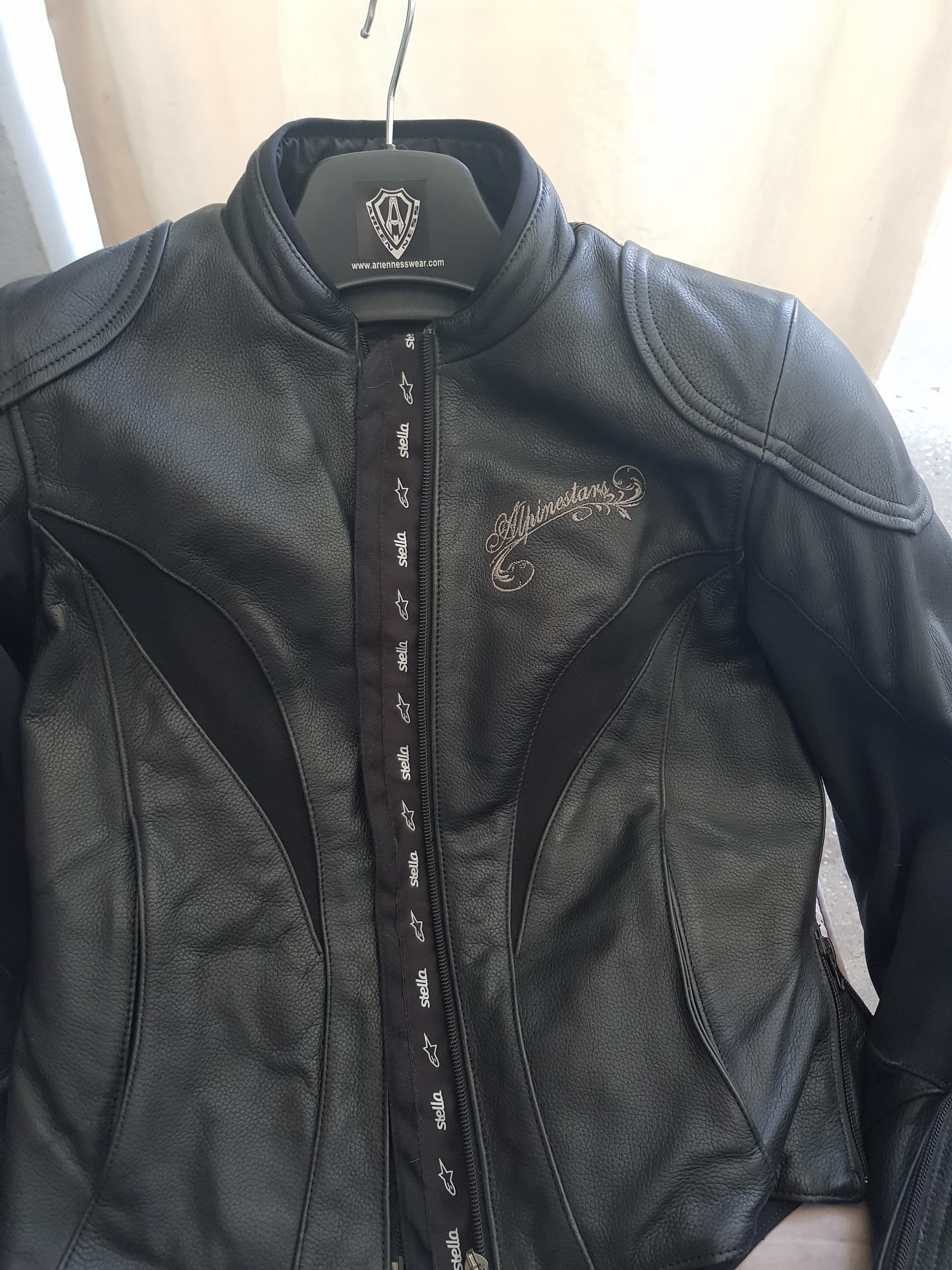 Veste femme de moto — photo 3/4