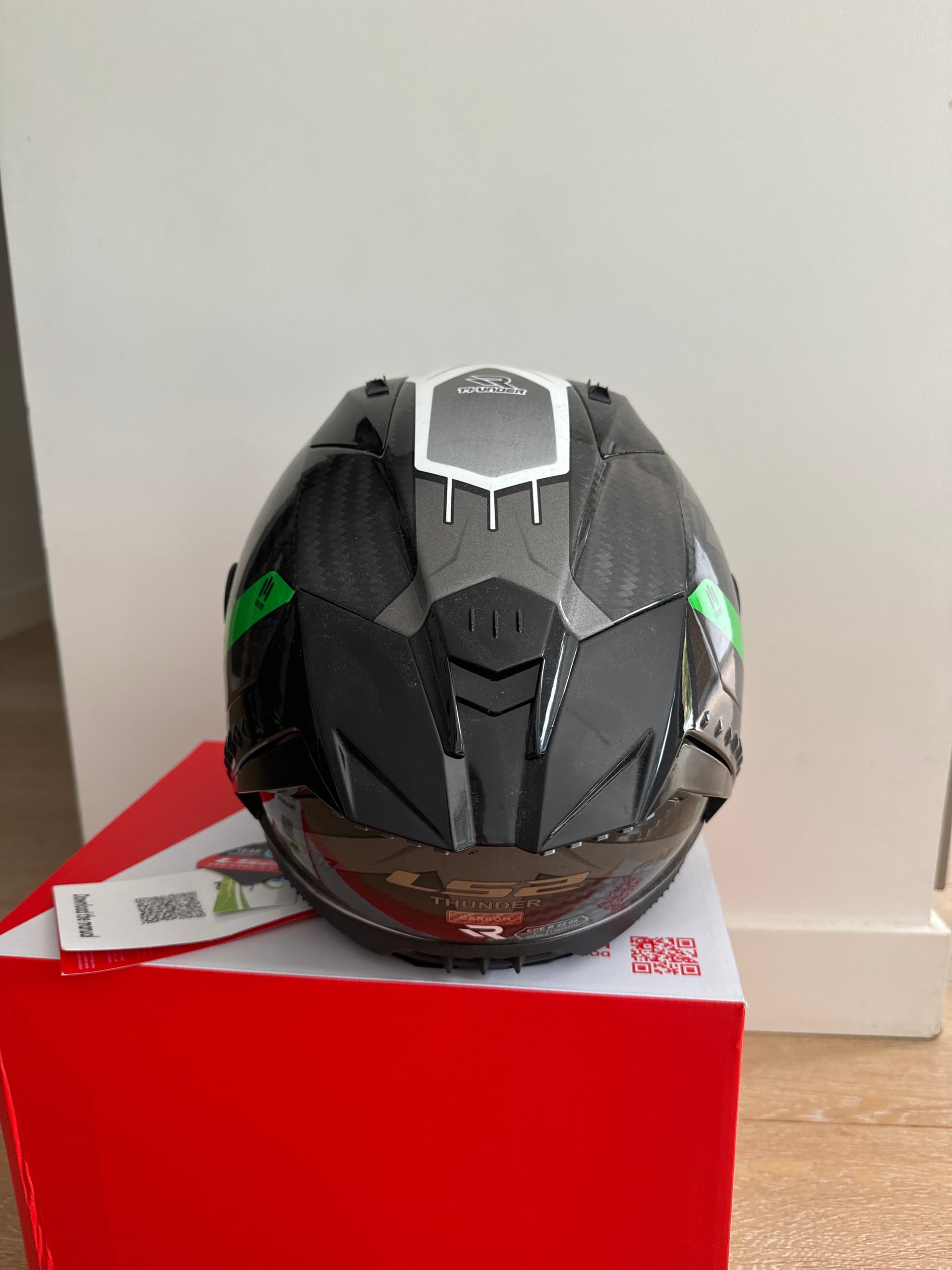 Casques moto Ls2 Carbon Thunder — photo 2/3