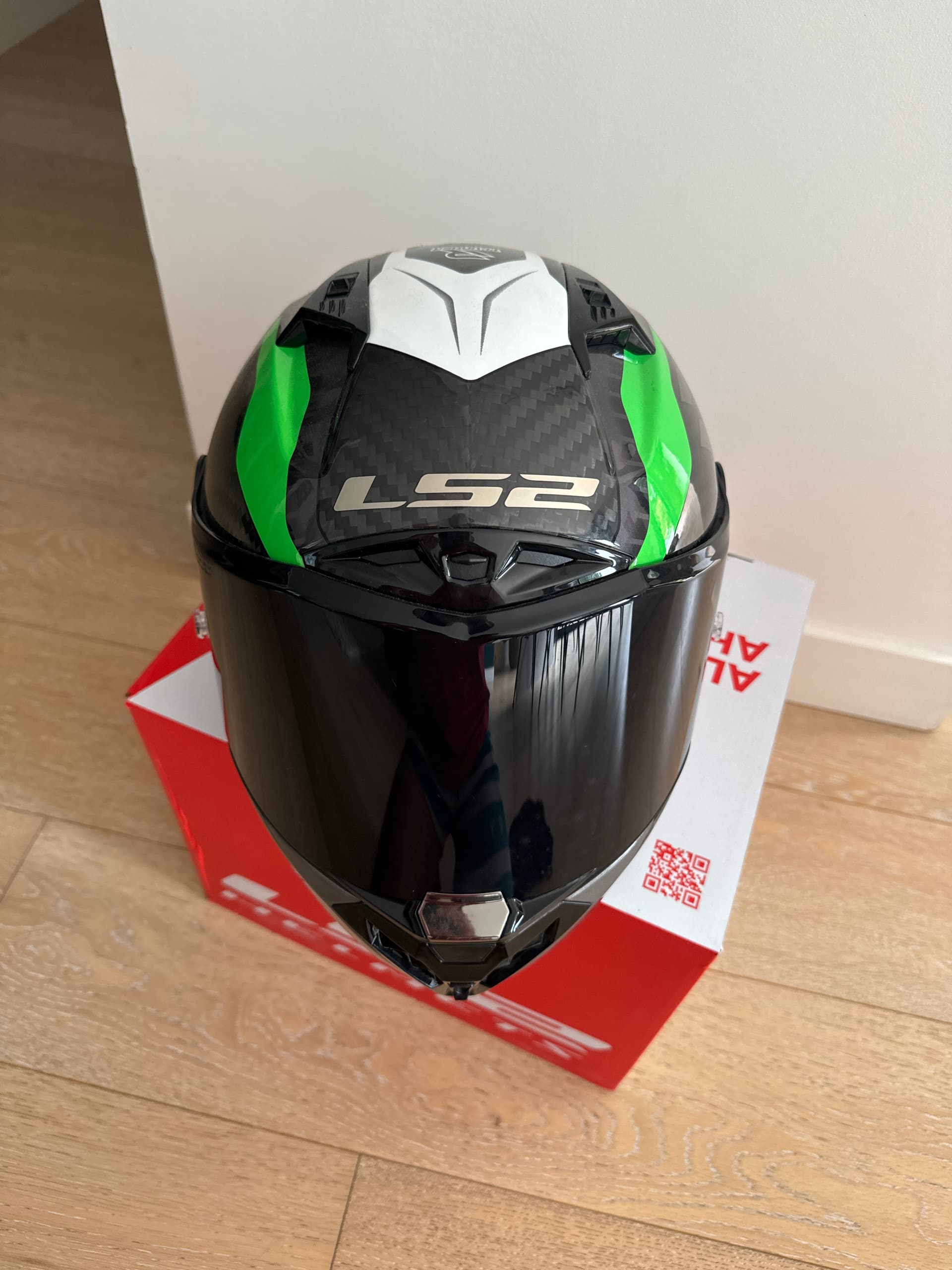 Casques moto Ls2 Carbon Thunder — photo 3/3