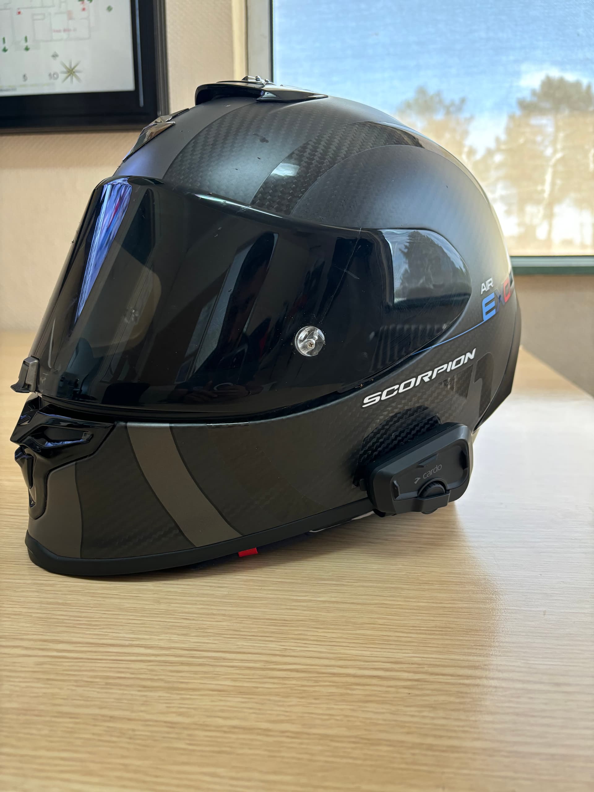 Casque scorpion exo R1 air carbon
