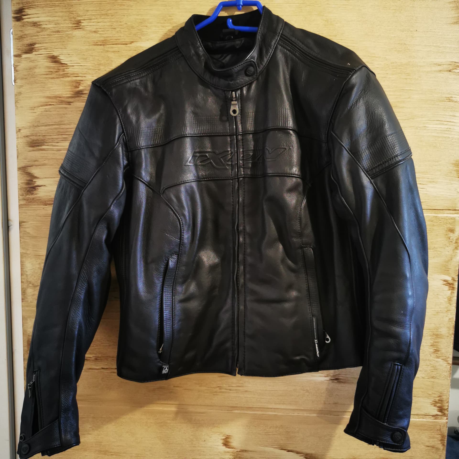 Cuir moto femme