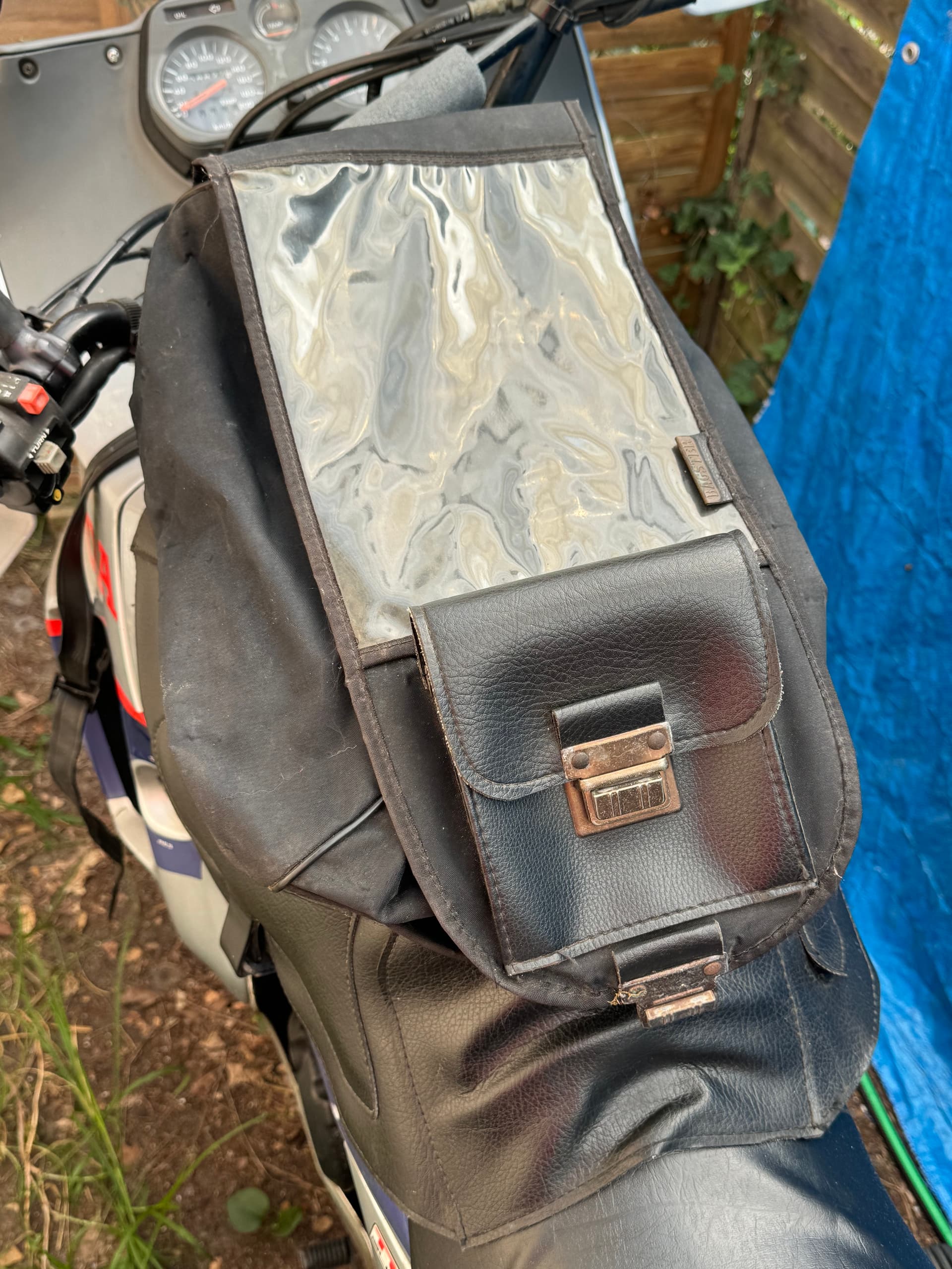 Tapis et sacoche de selle Transalp