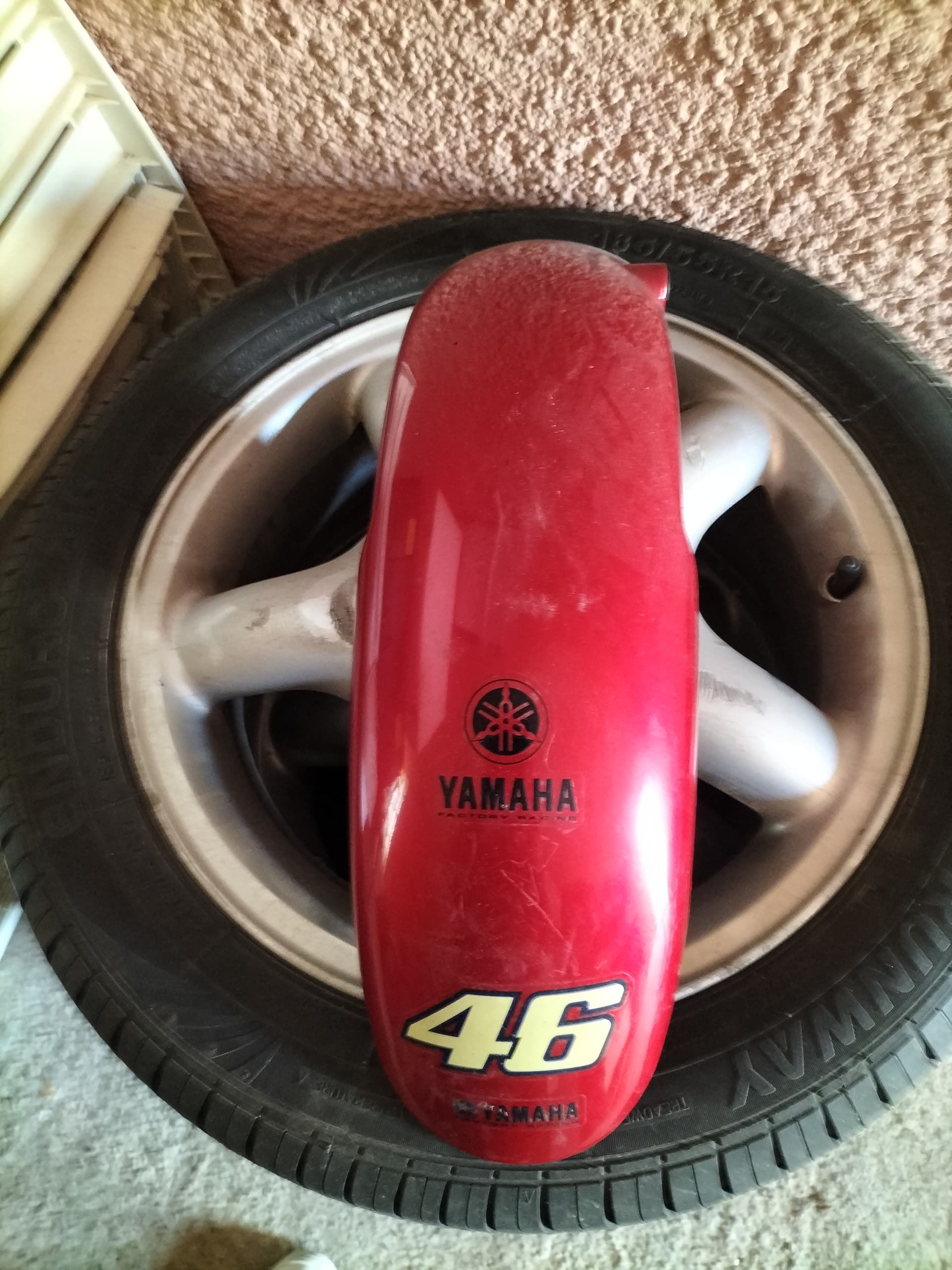 Garde boue avant de 600 Fazer de 98 a 2001 — photo 1/4