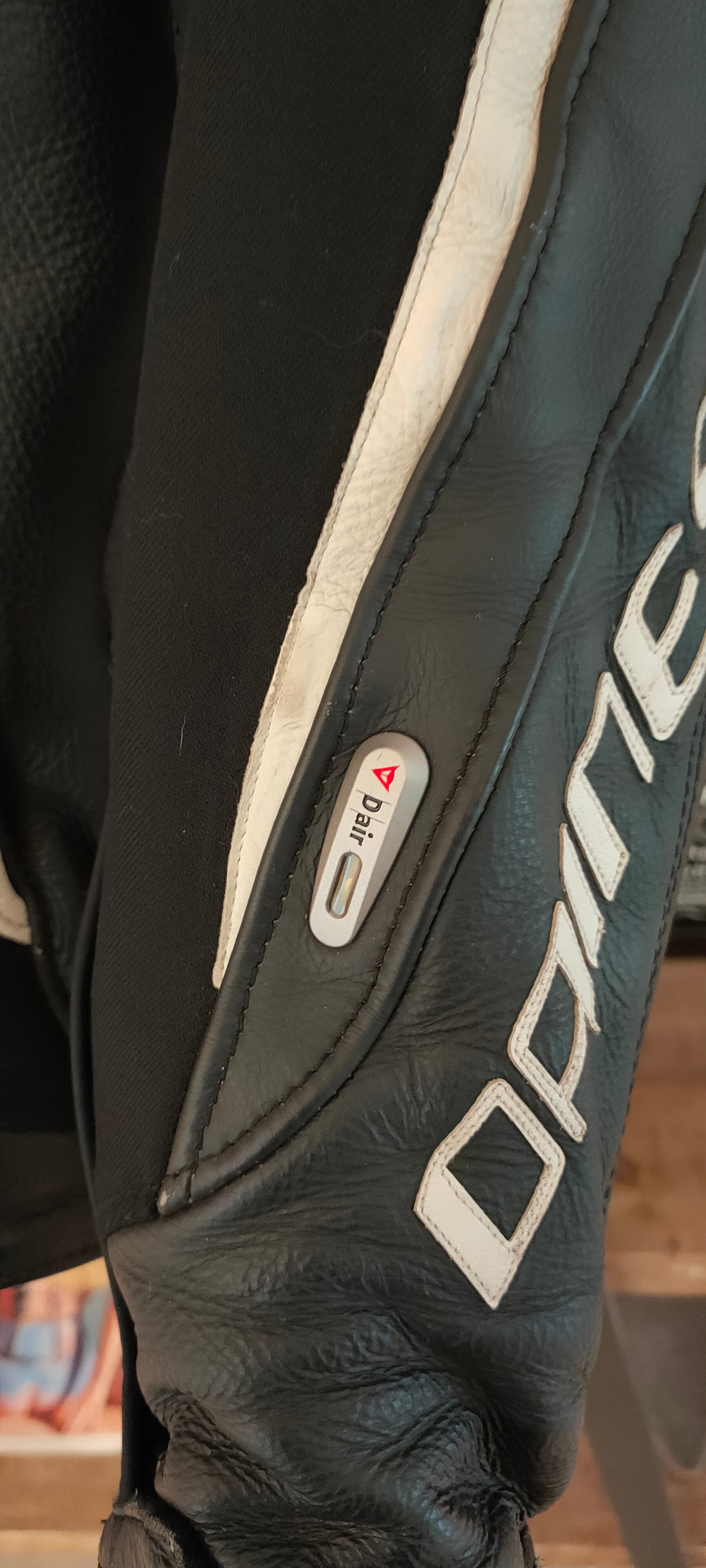 Cuire Dainese avec airbag intégré — photo 3/4