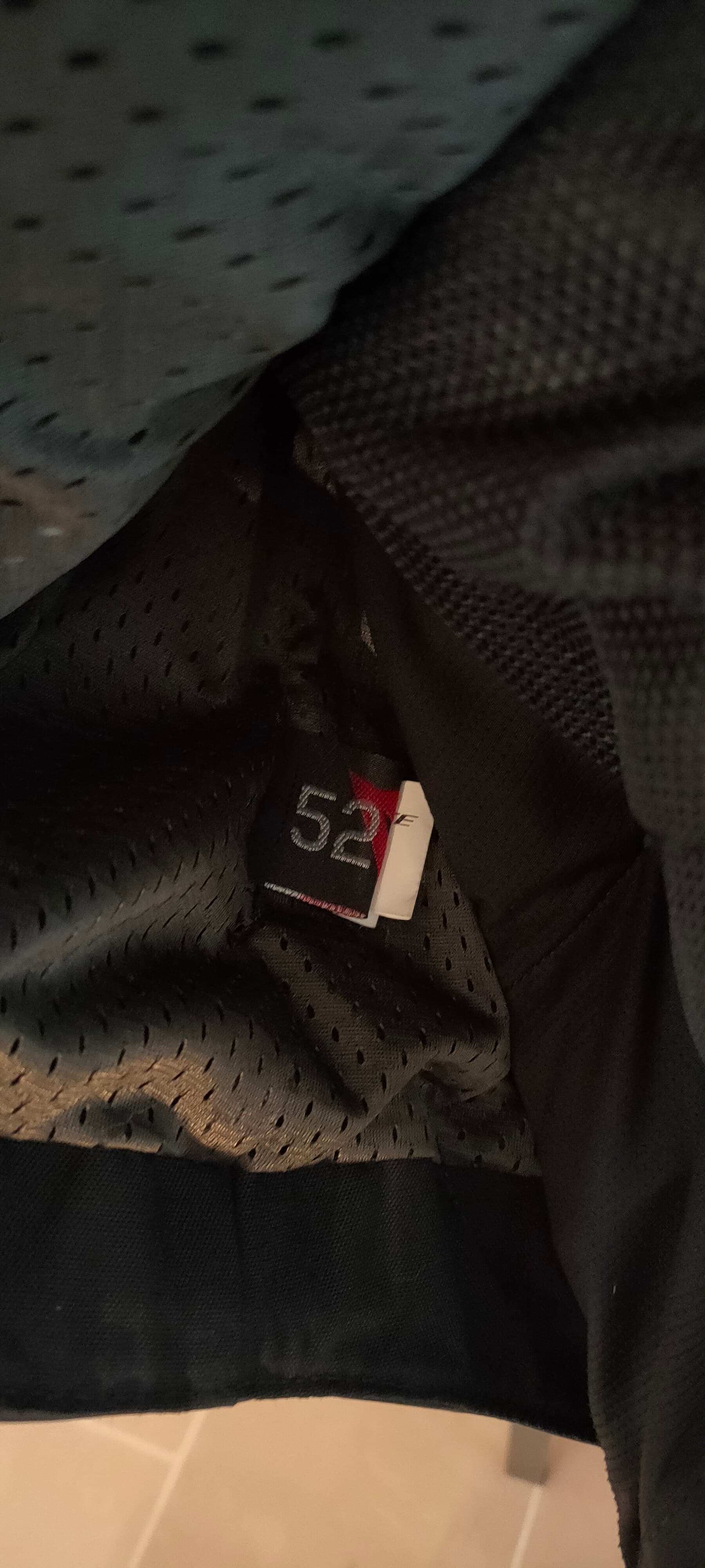 Cuire Dainese avec airbag intégré — photo 4/4