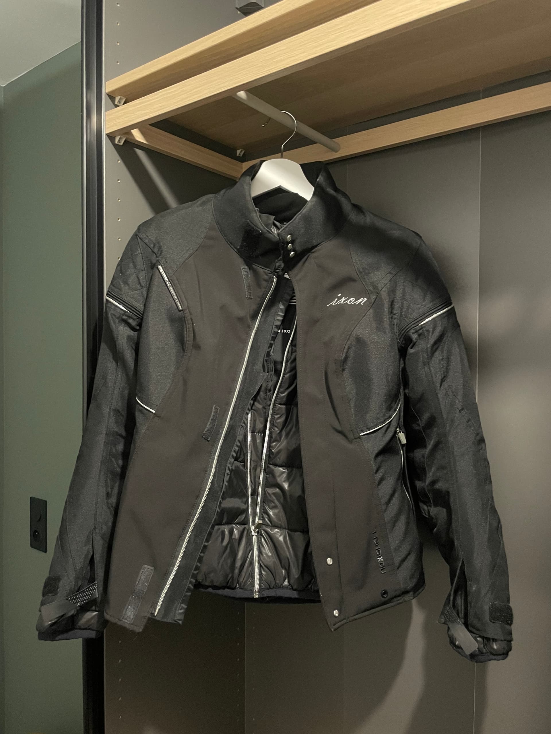 Veste de moto Ixon noire taille 38 comme neuf