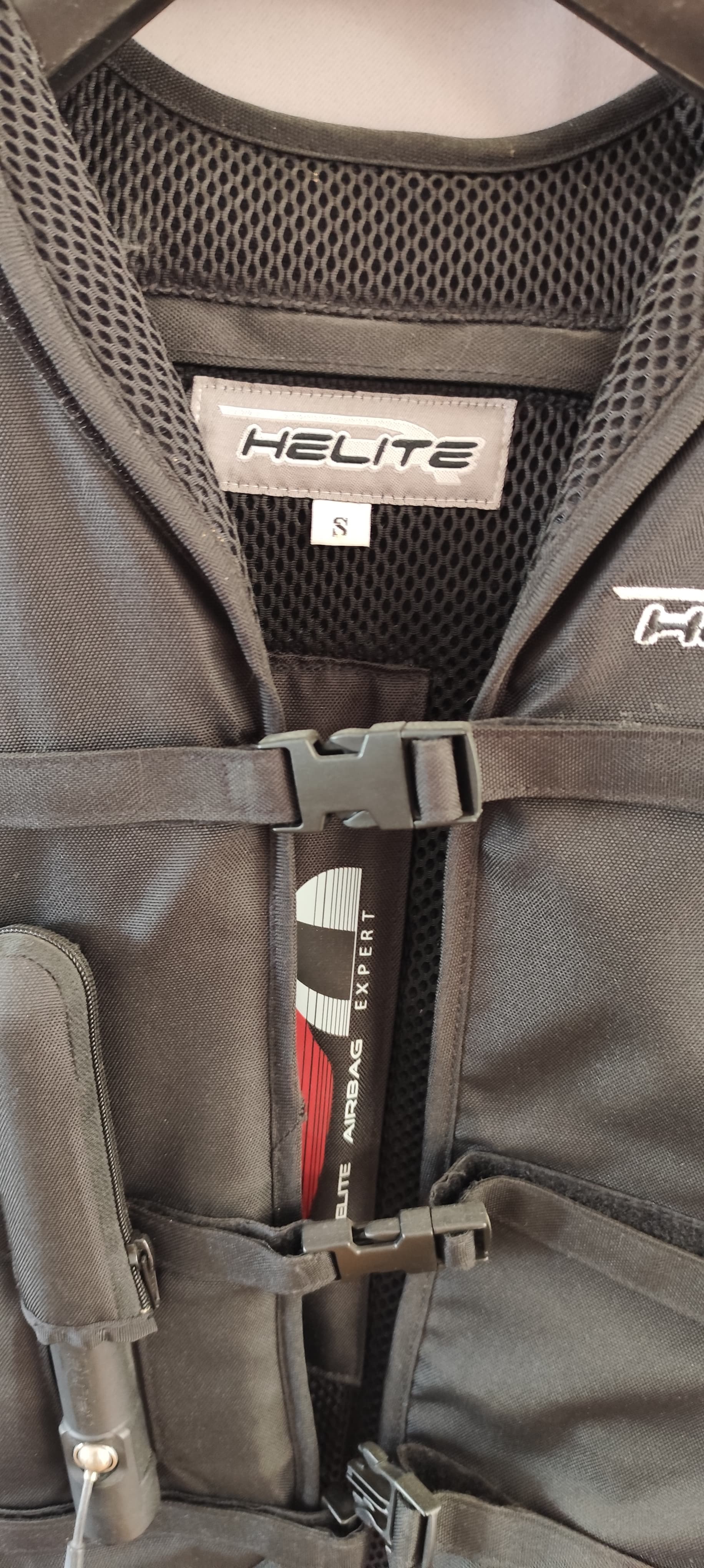 Gilet airbag élite neuf jamais utilisé — photo 2/2