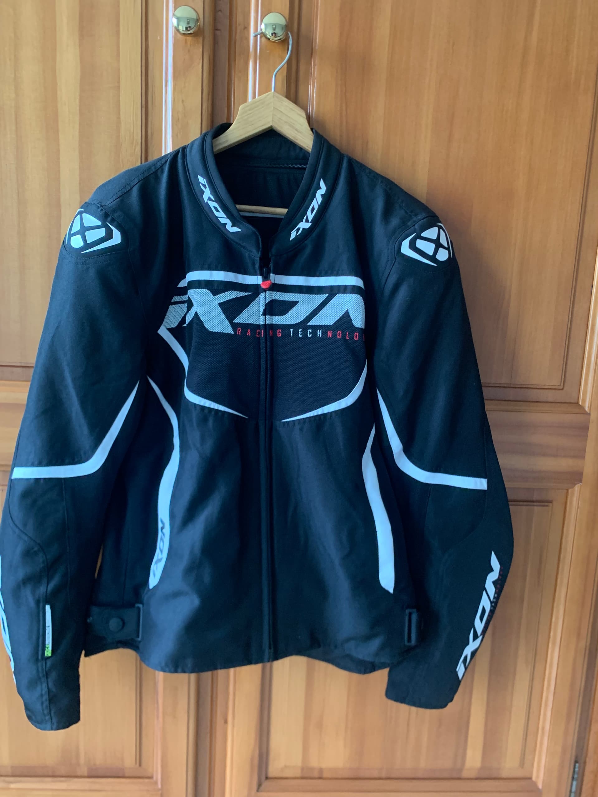 Veste Ixon